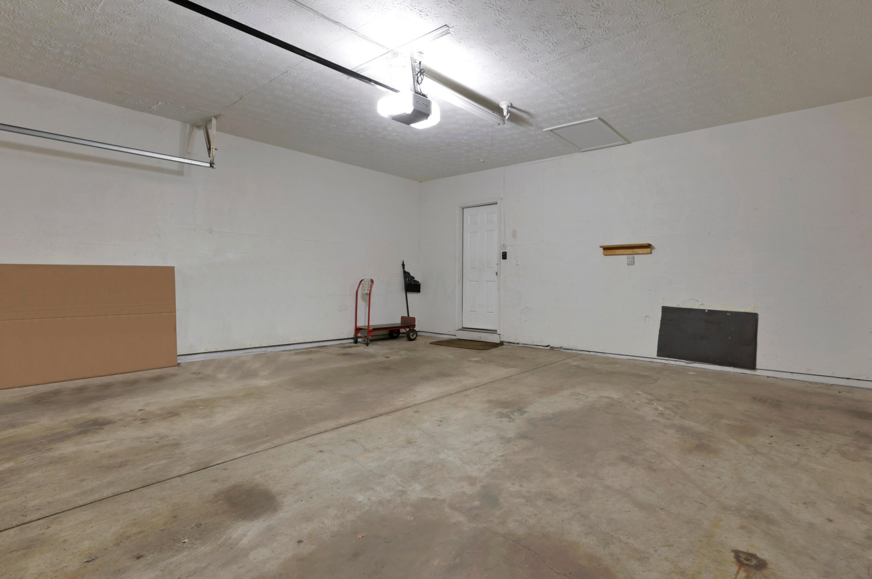 832 Conestoga Dr, Columbus OH 43213-2619 exterior