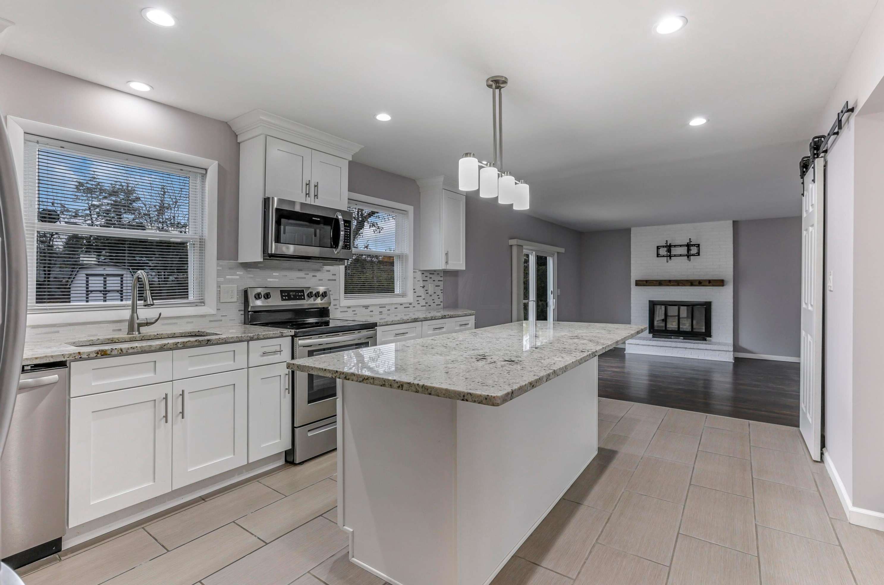 832 Conestoga Dr, Columbus OH 43213-2619 exterior