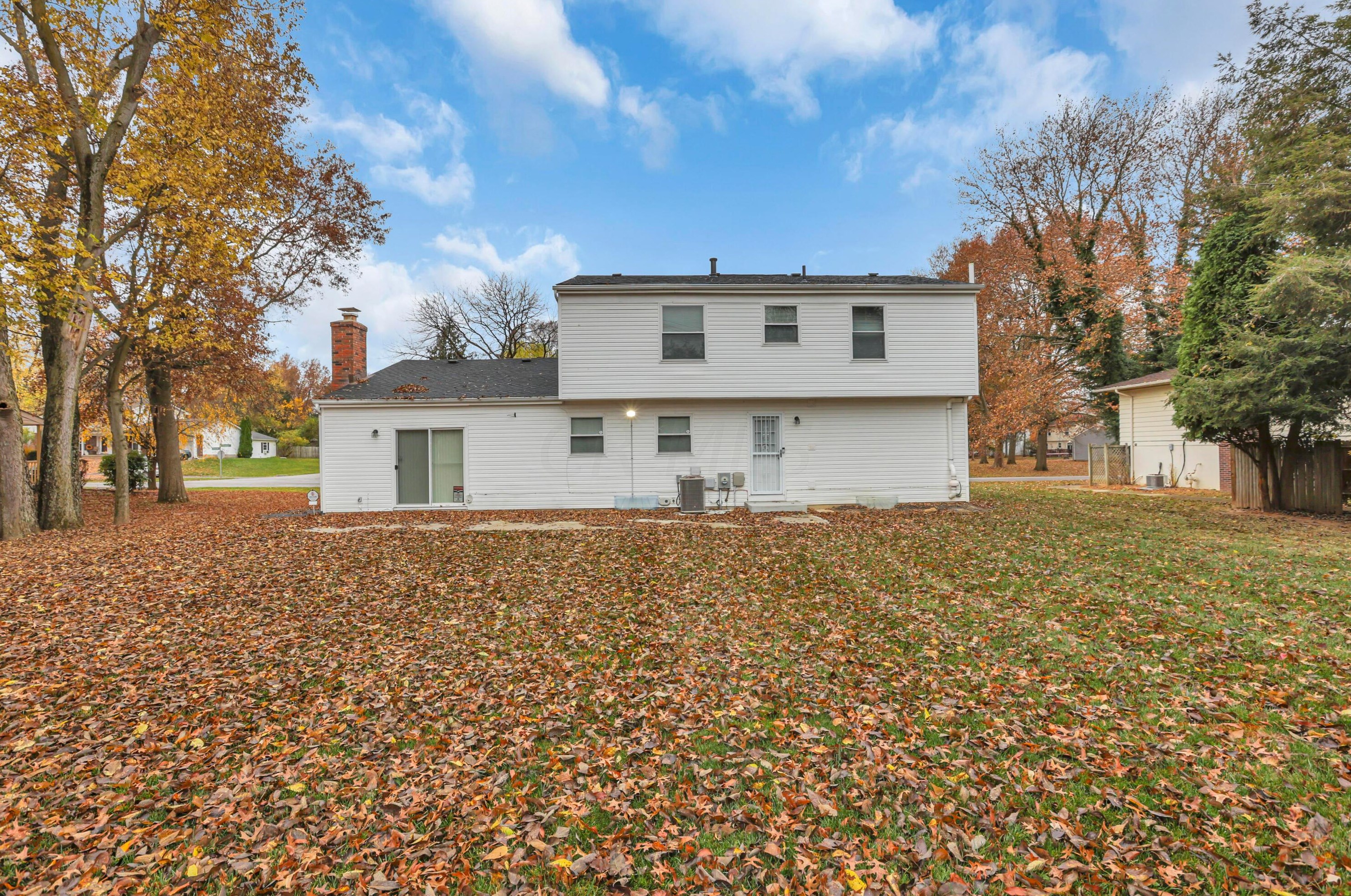 832 Conestoga Dr, Columbus OH 43213-2619 exterior