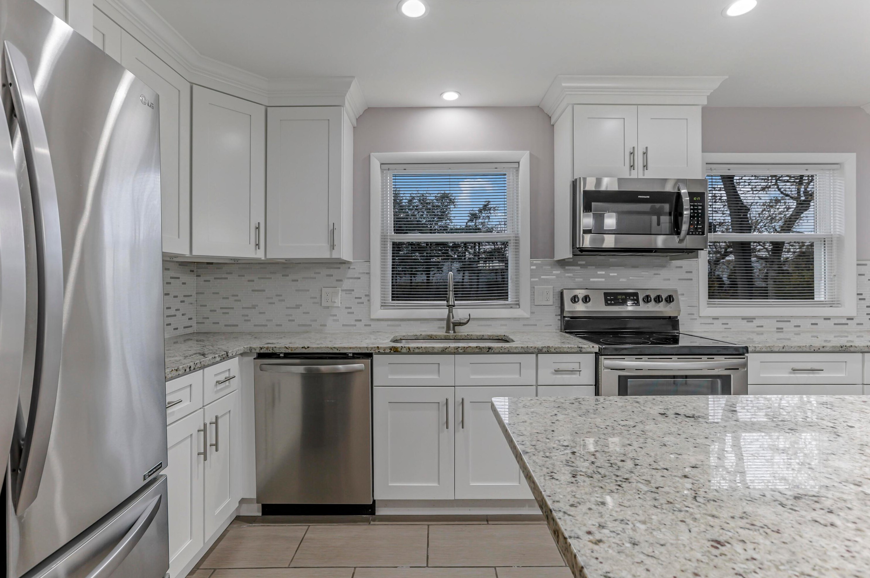 832 Conestoga Dr, Columbus OH 43213-2619 exterior