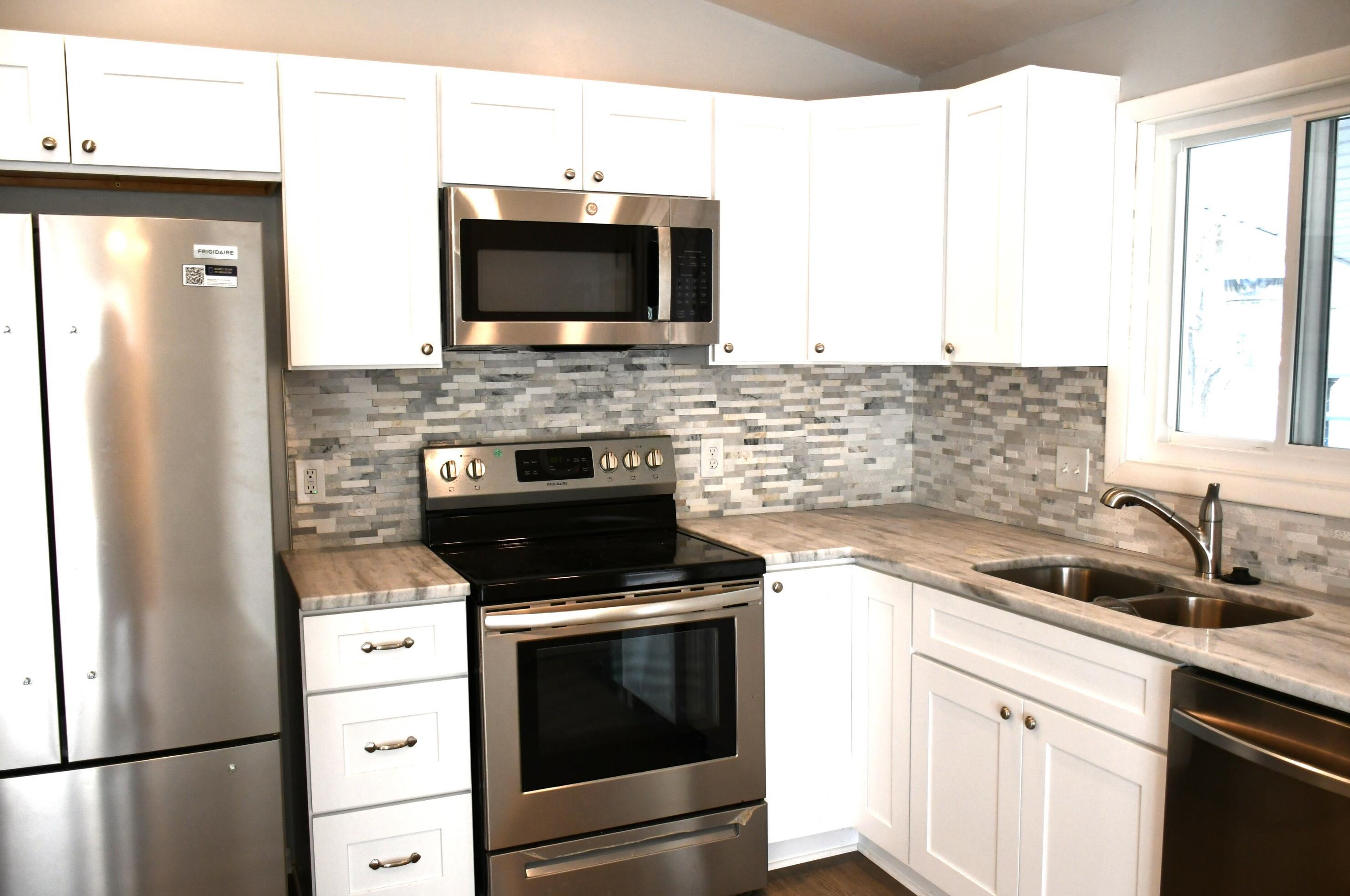 3042 Trentwood Rd, Columbus OH 43221-2351 exterior