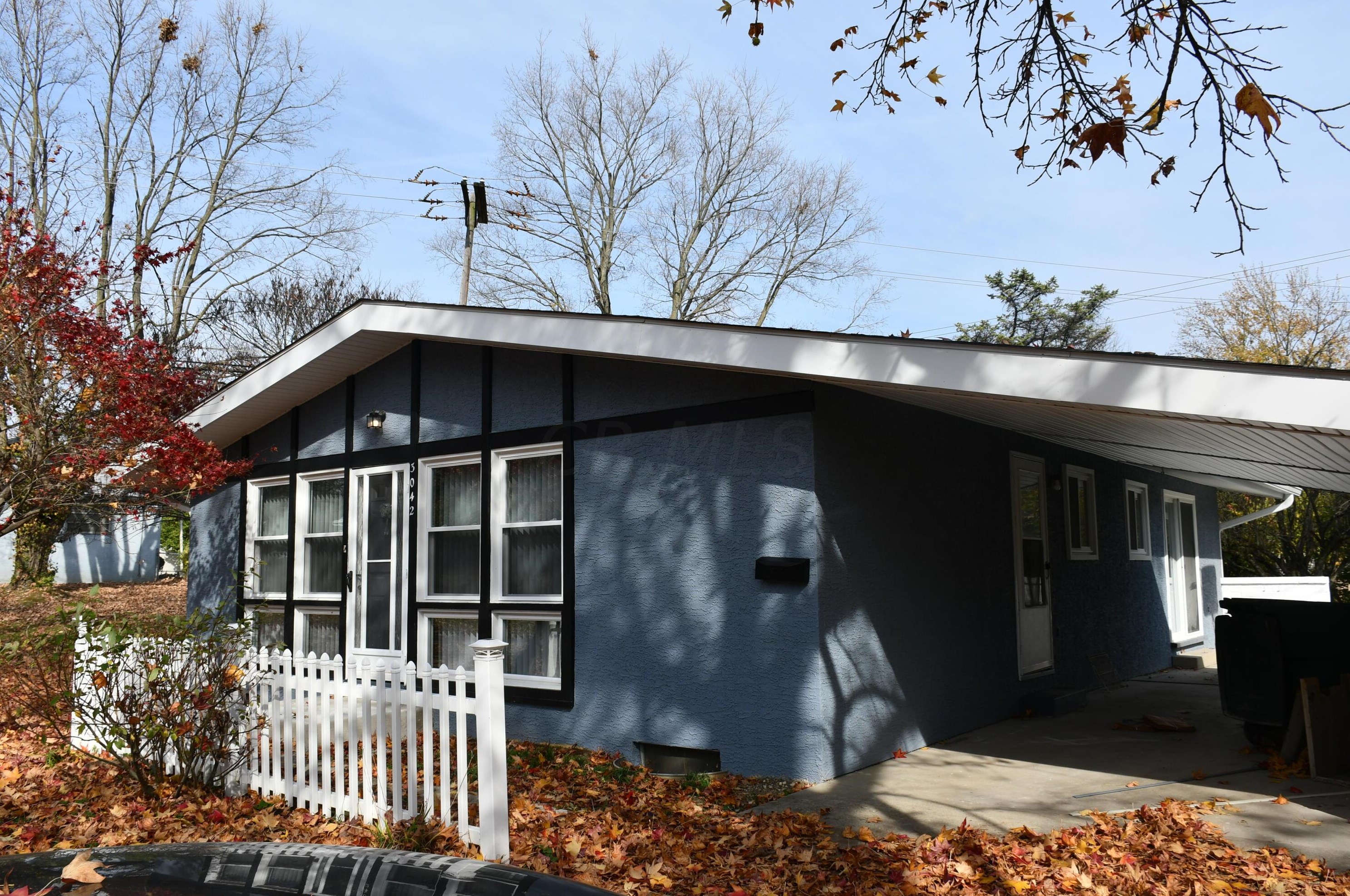 3042 Trentwood Rd, Columbus OH 43221-2351 exterior