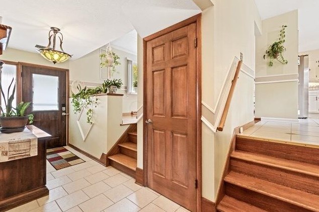 5558 Driftwood Rd, Columbus OH 43229-4459 exterior