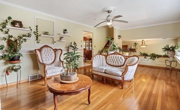 5558 Driftwood Rd, Columbus OH 43229-4459 exterior