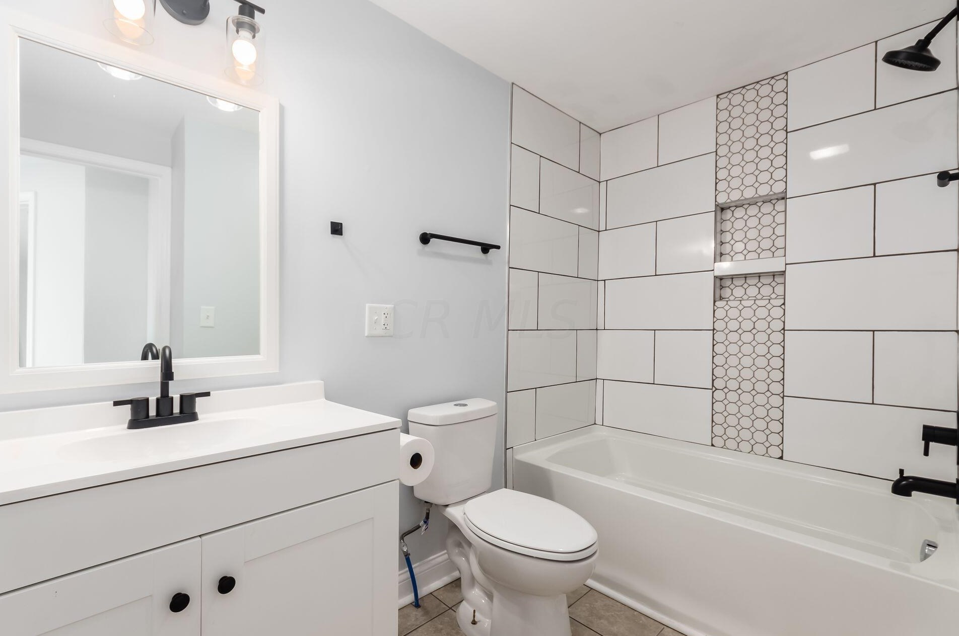 429 Highland Ave, Columbus OH  43204-3445 exterior