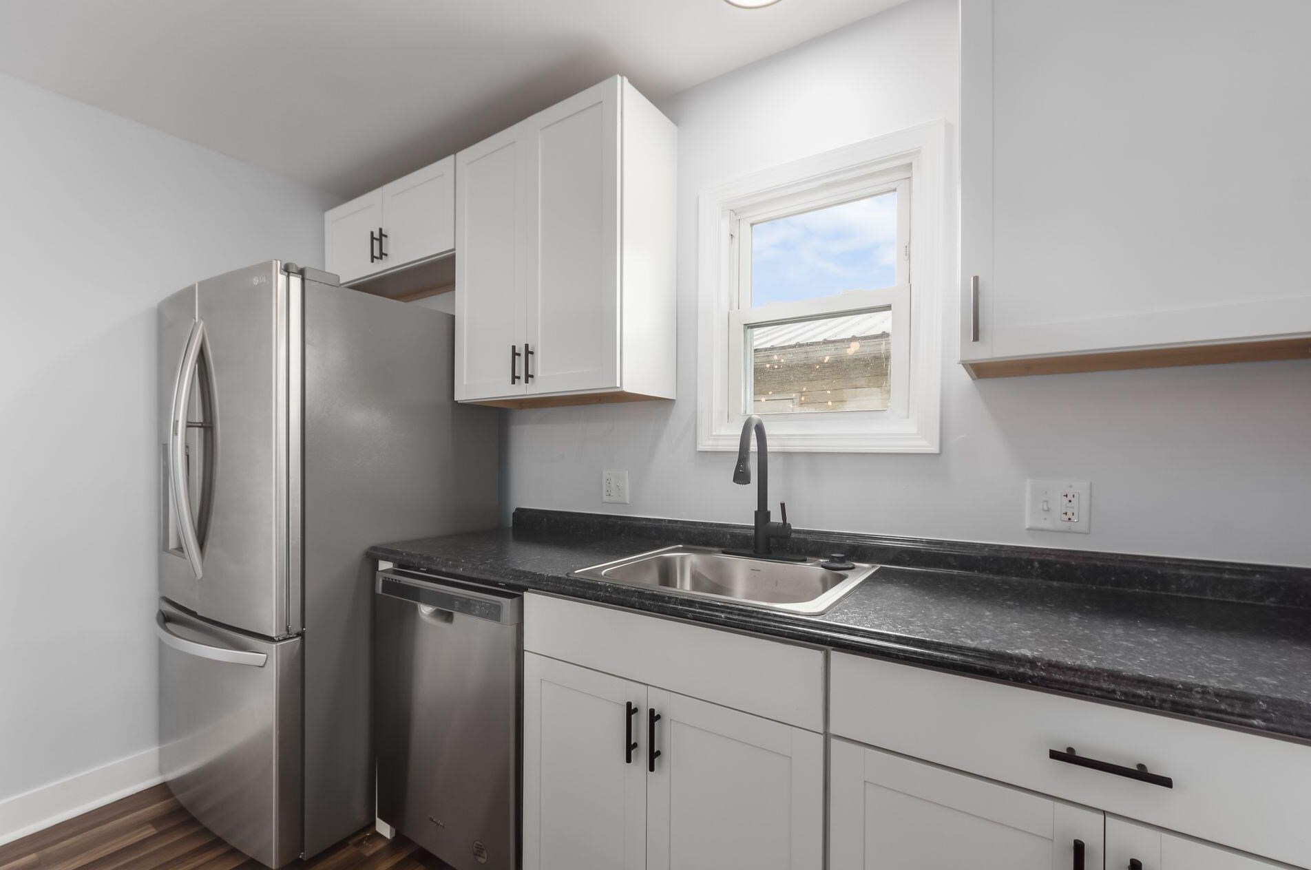 429 Highland Ave, Columbus OH  43204-3445 exterior