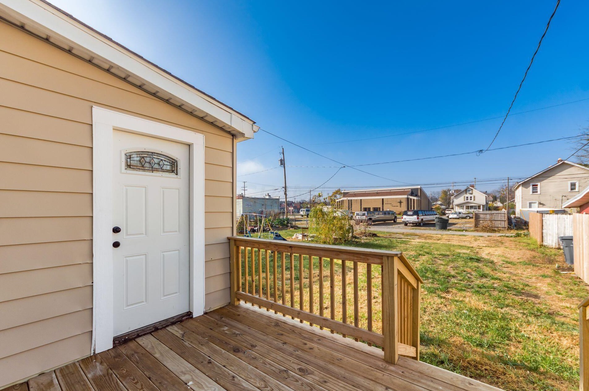 429 Highland Ave, Columbus OH  43204-3445 exterior