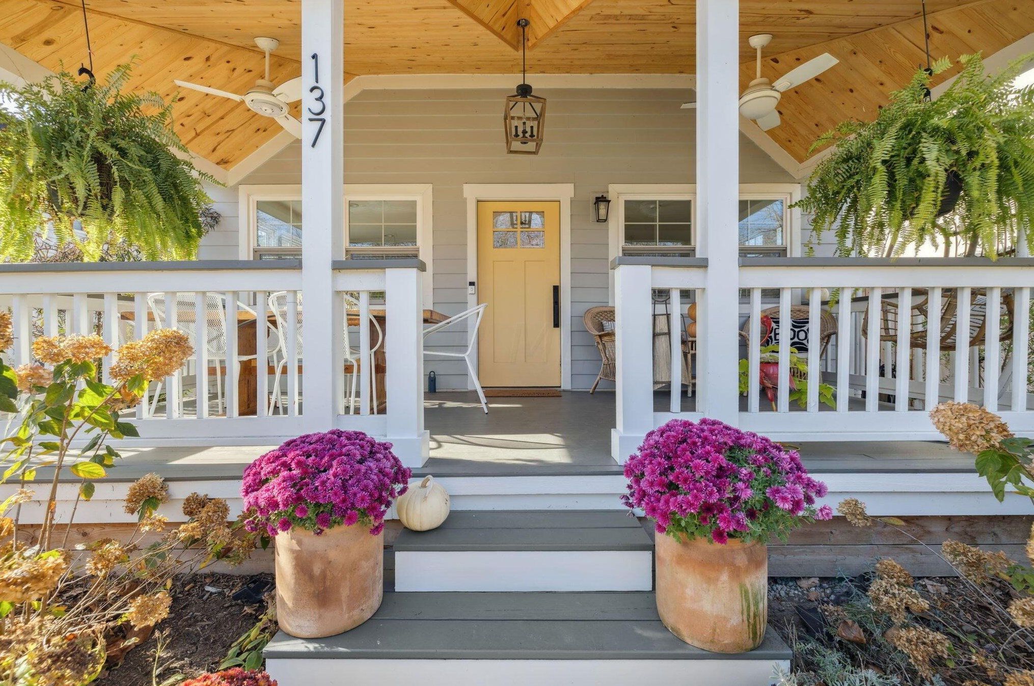 137 Roosevelt Ave, Columbus OH 43209-1160 exterior