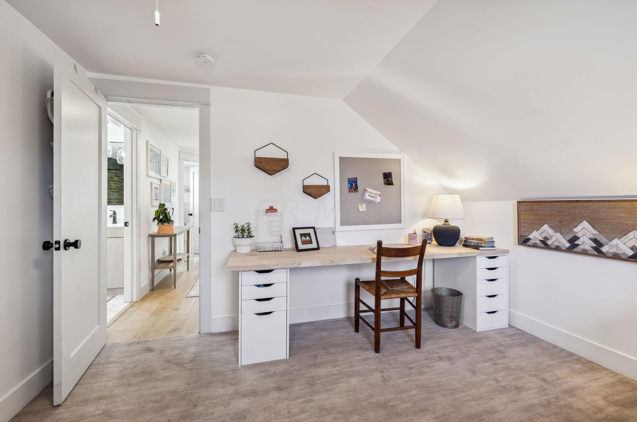 137 Roosevelt Ave, Columbus OH 43209-1160 exterior