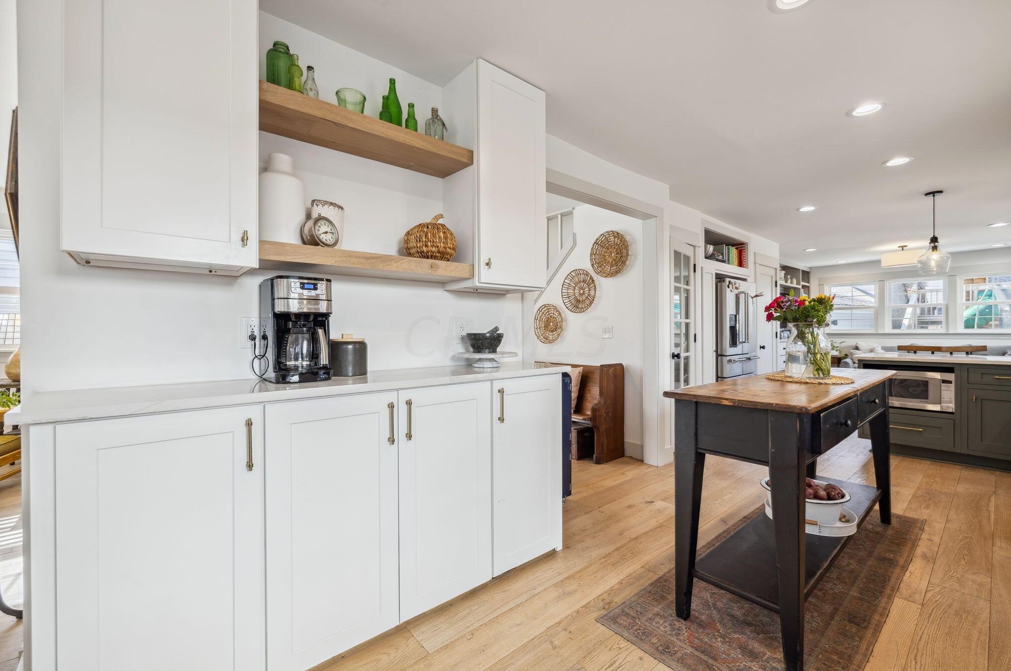 137 Roosevelt Ave, Columbus OH 43209-1160 exterior