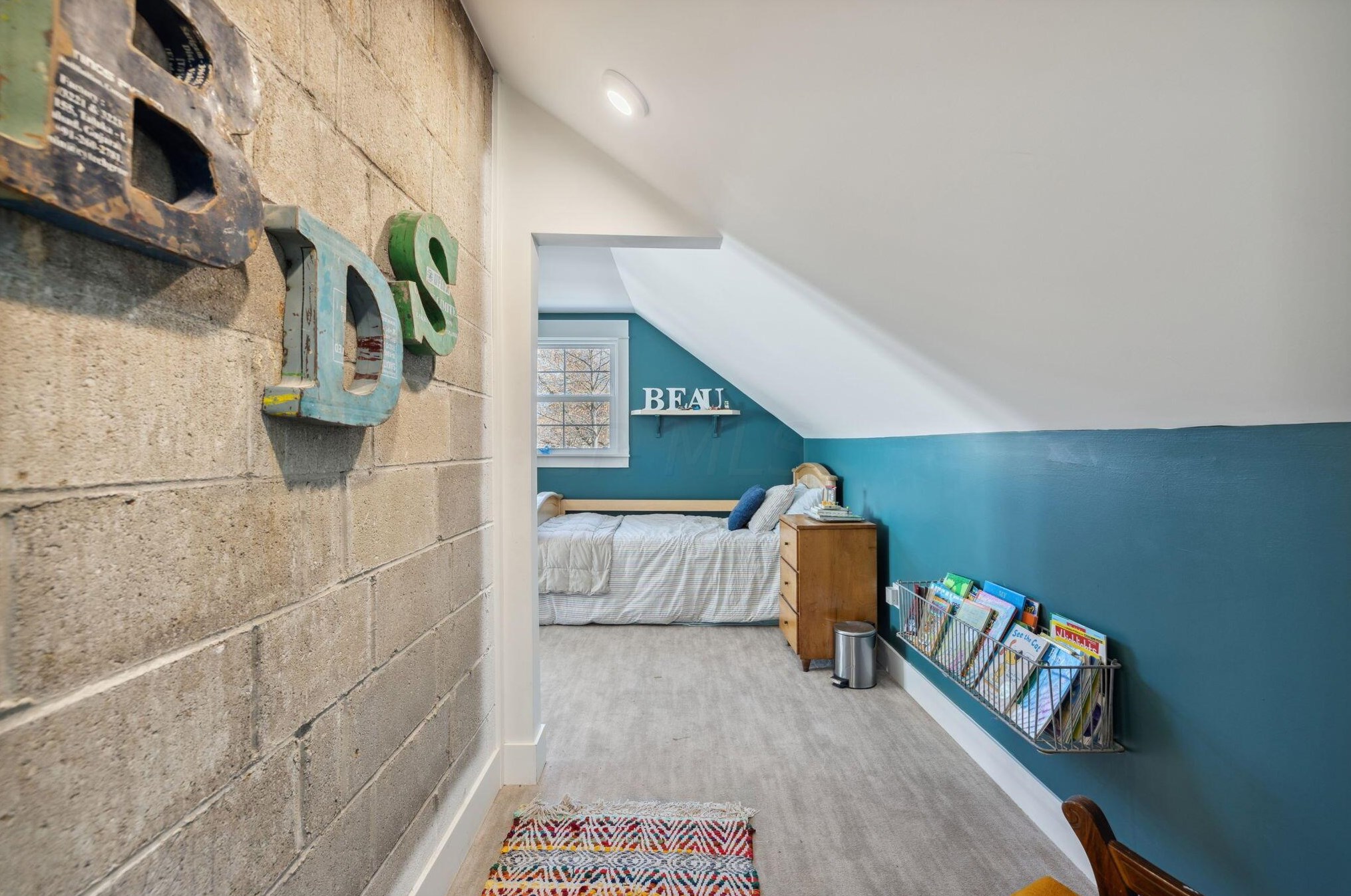 137 Roosevelt Ave, Columbus OH 43209-1160 exterior