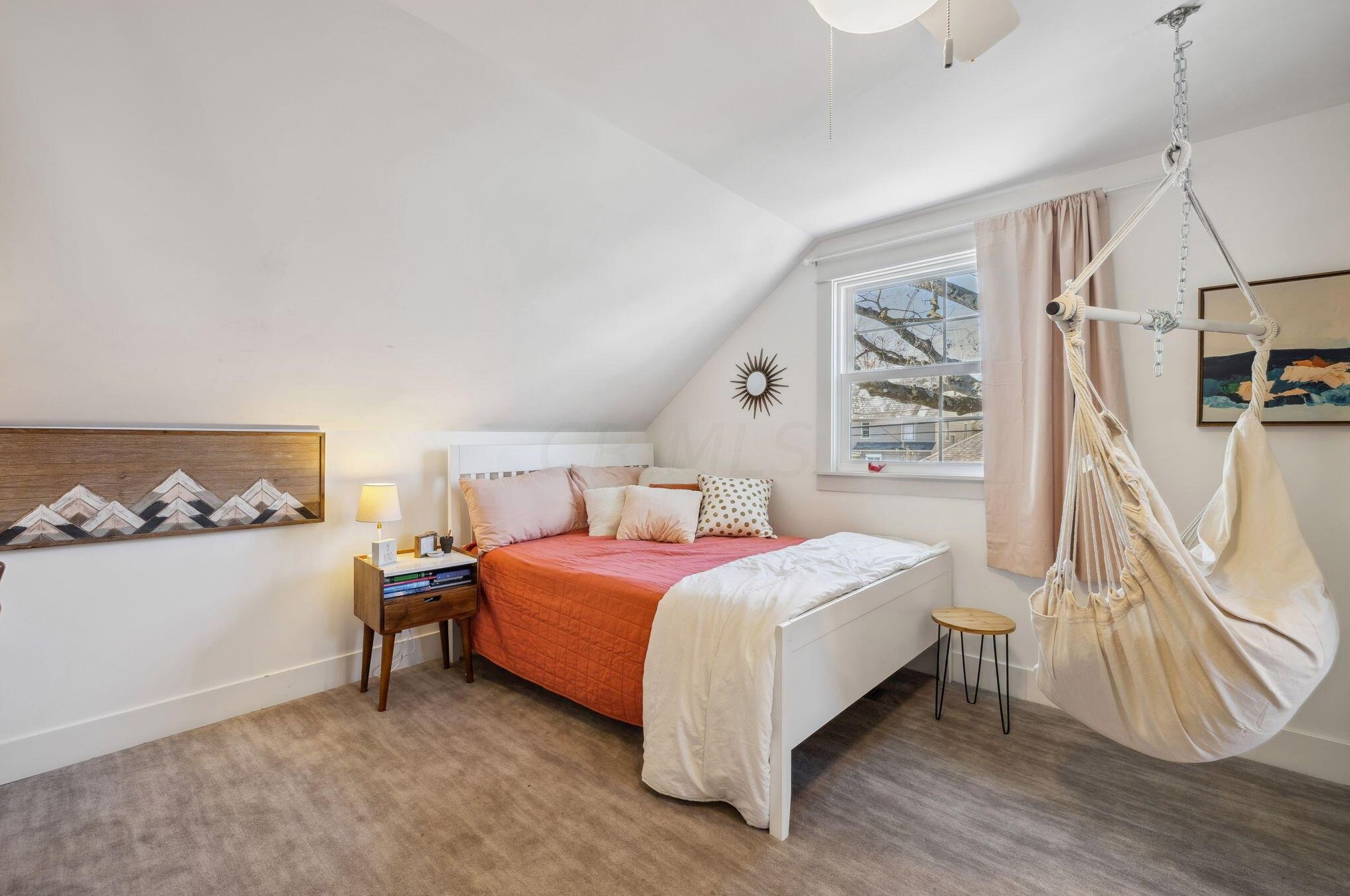 137 Roosevelt Ave, Columbus OH 43209-1160 exterior