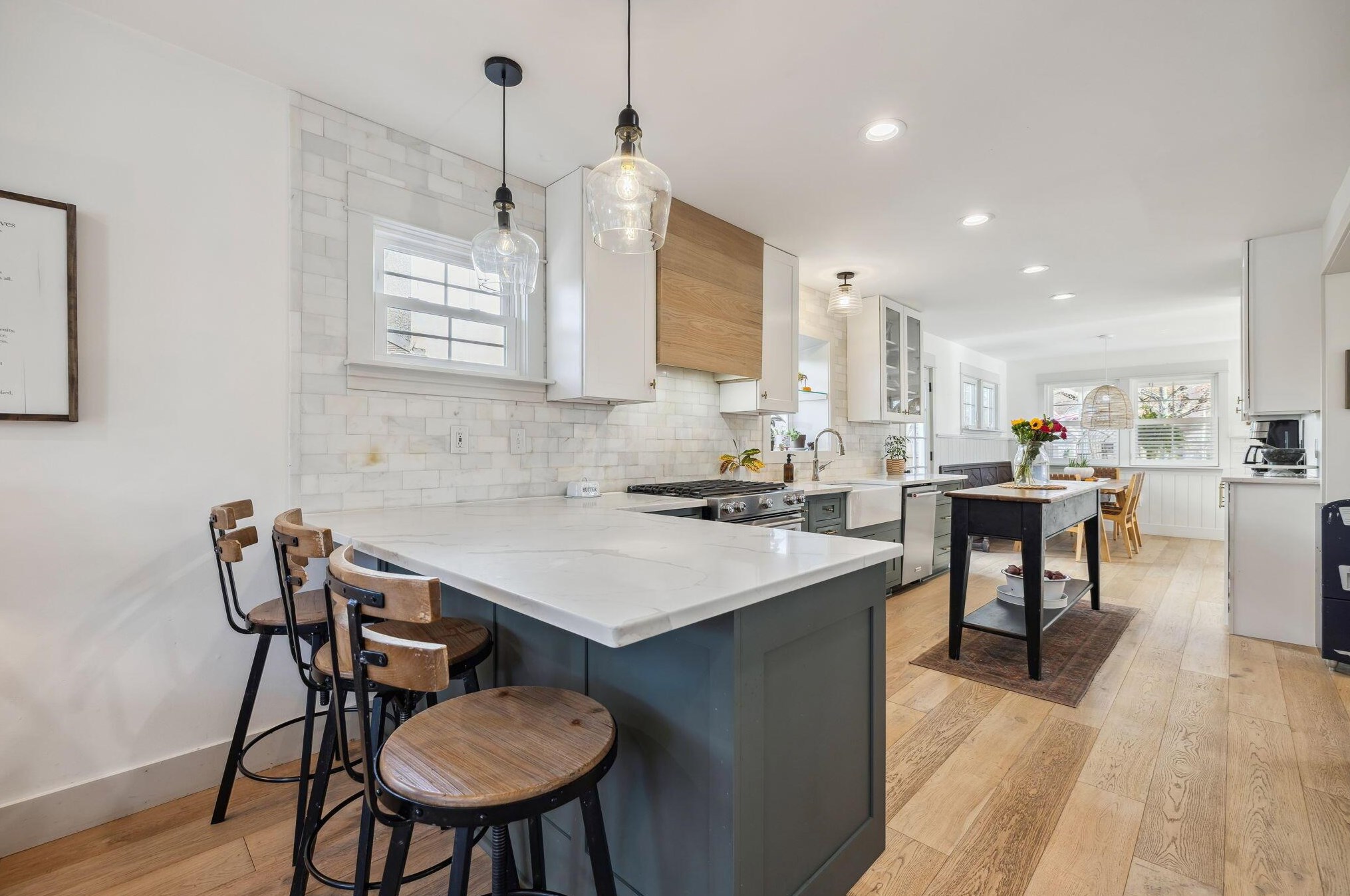 137 Roosevelt Ave, Columbus OH 43209-1160 exterior