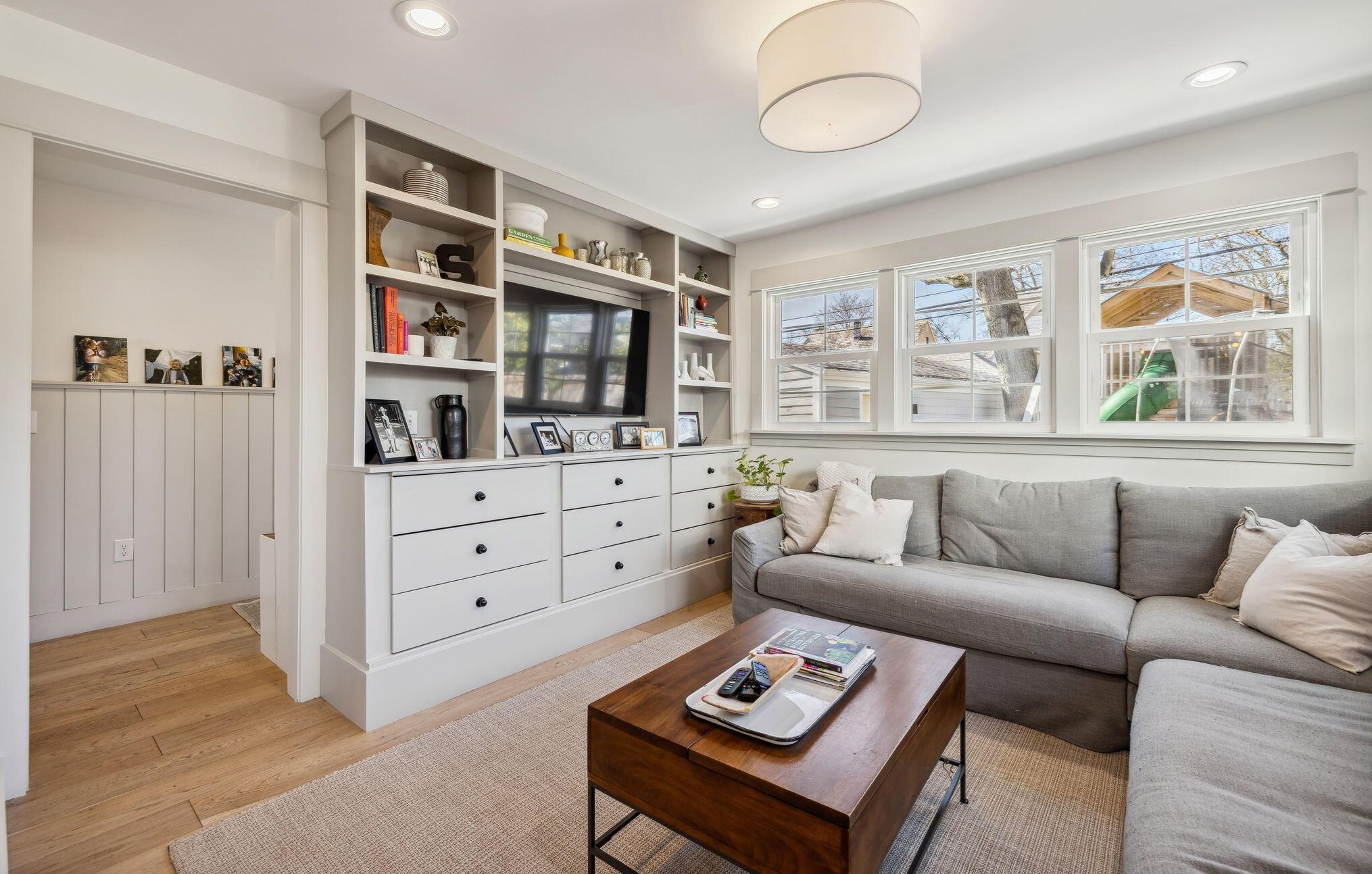 137 Roosevelt Ave, Columbus OH 43209-1160 exterior