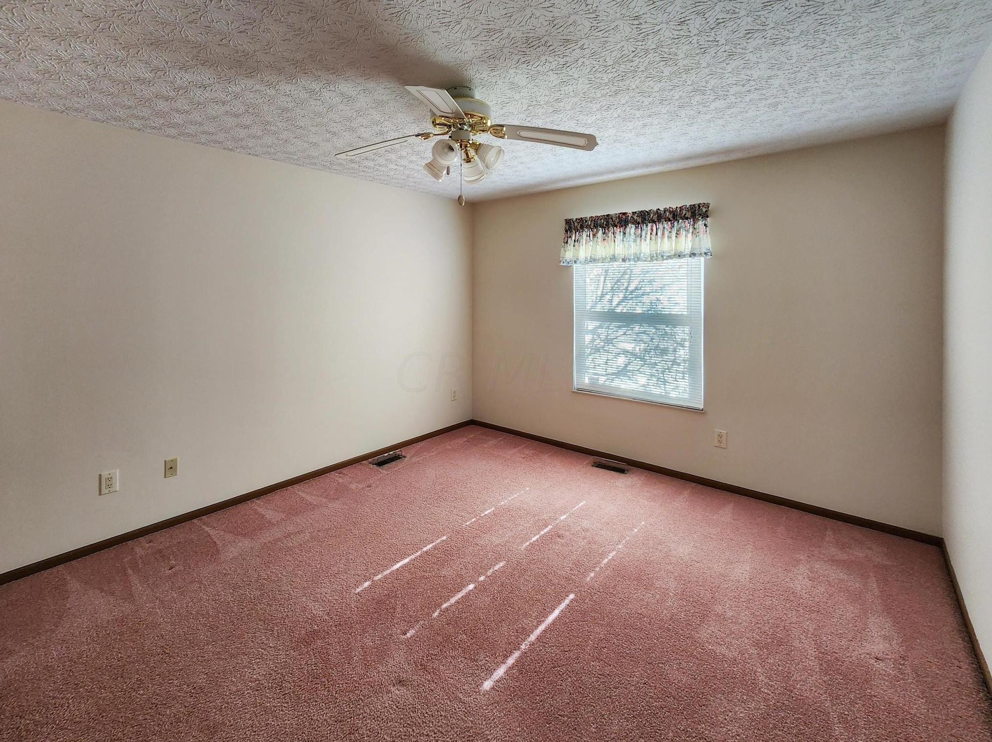 3915 Deer Knl Dr, Columbus OH 43230-4140 exterior