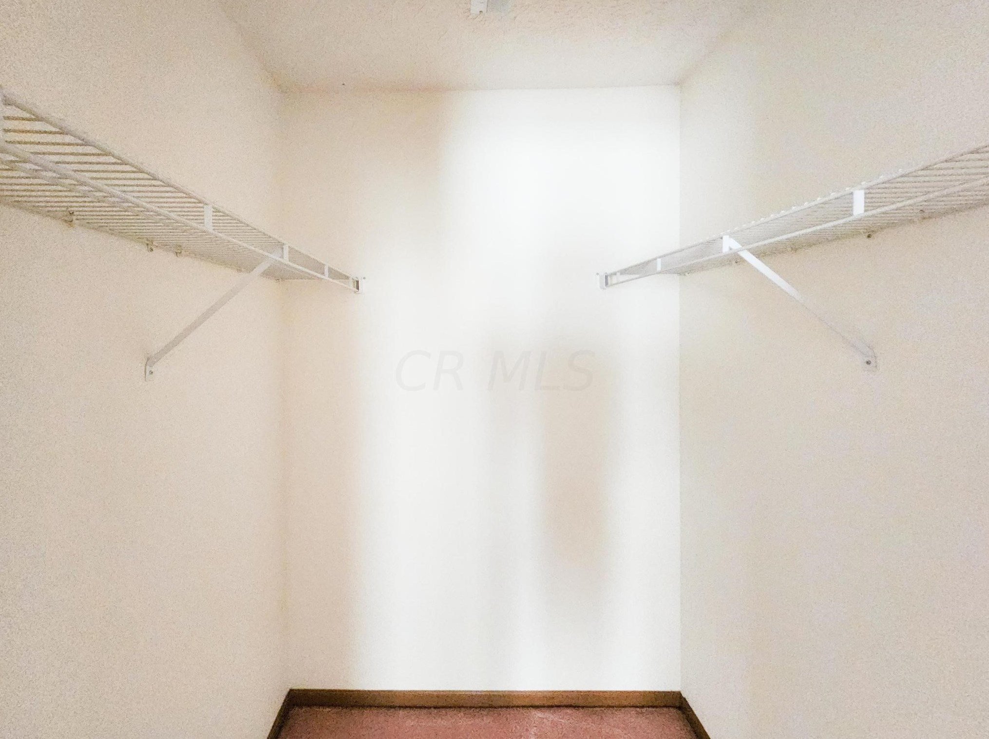 3915 Deer Knl Dr, Columbus OH 43230-4140 exterior