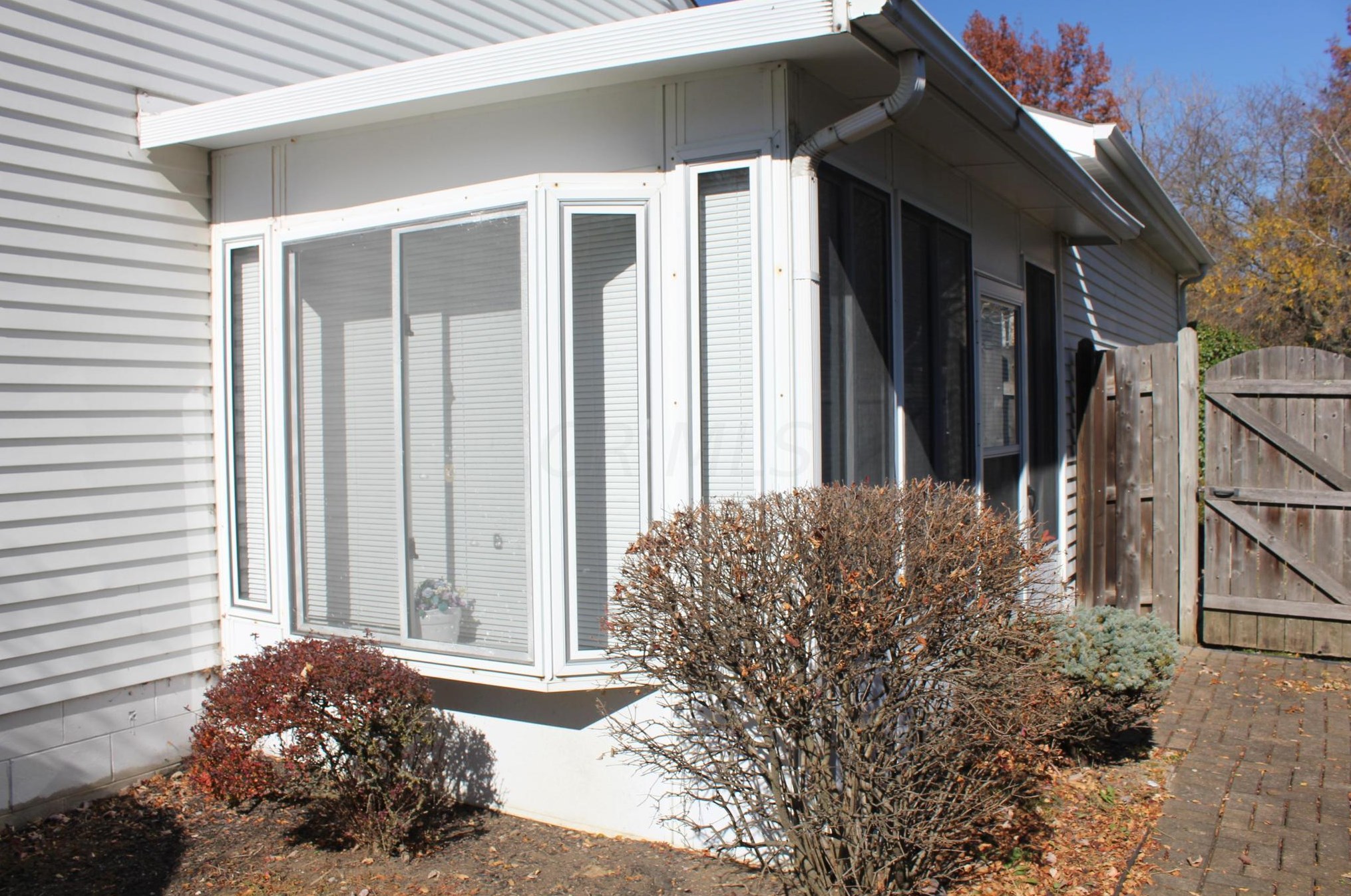 3915 Deer Knl Dr, Columbus OH 43230-4140 exterior