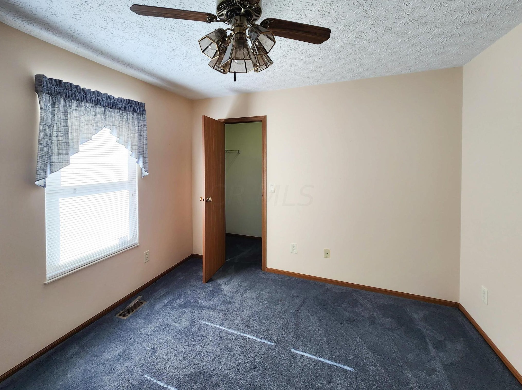 3915 Deer Knl Dr, Columbus OH 43230-4140 exterior