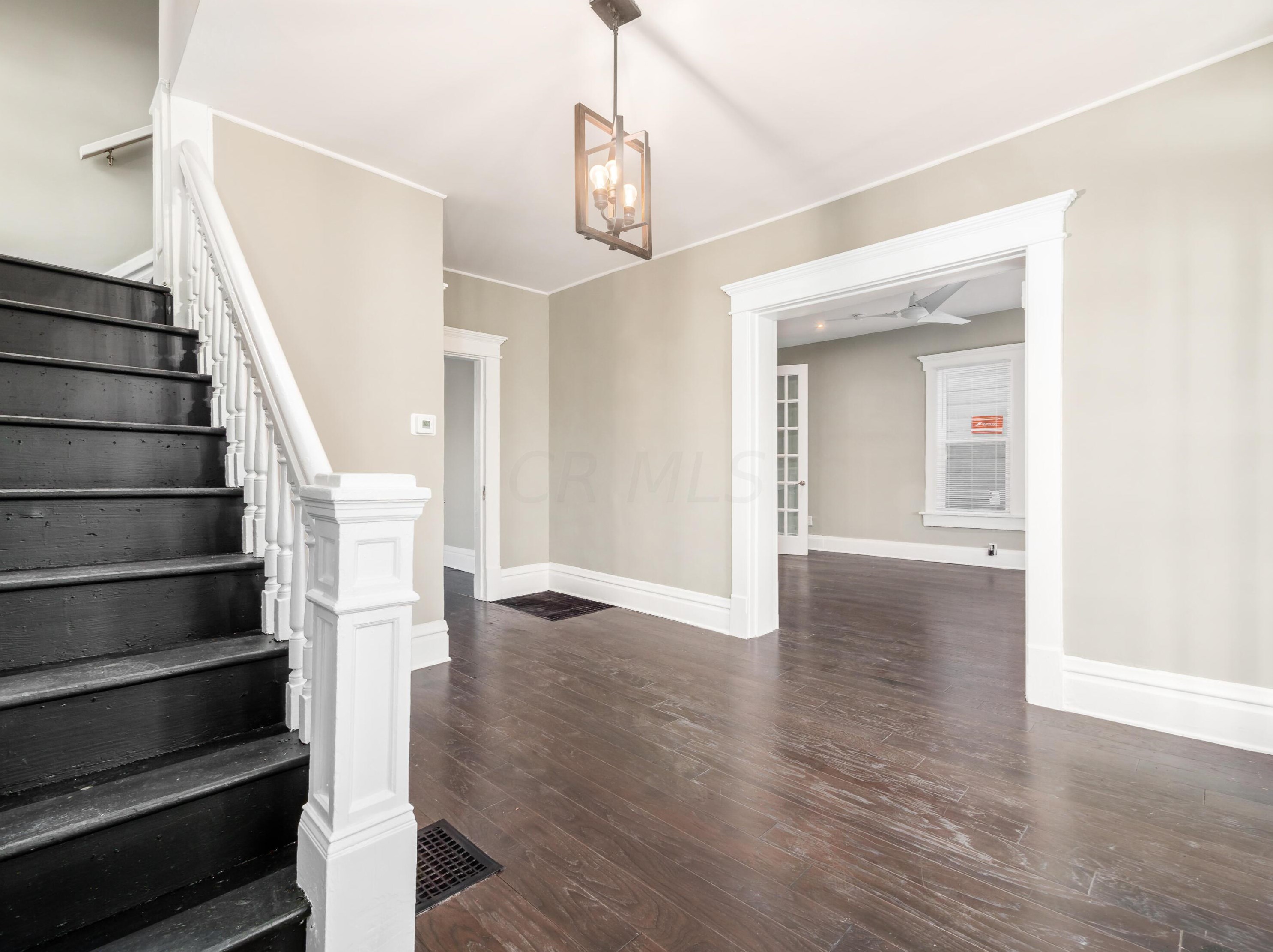 2262 Ridgeway Ave, Columbus OH  43219-2609 exterior