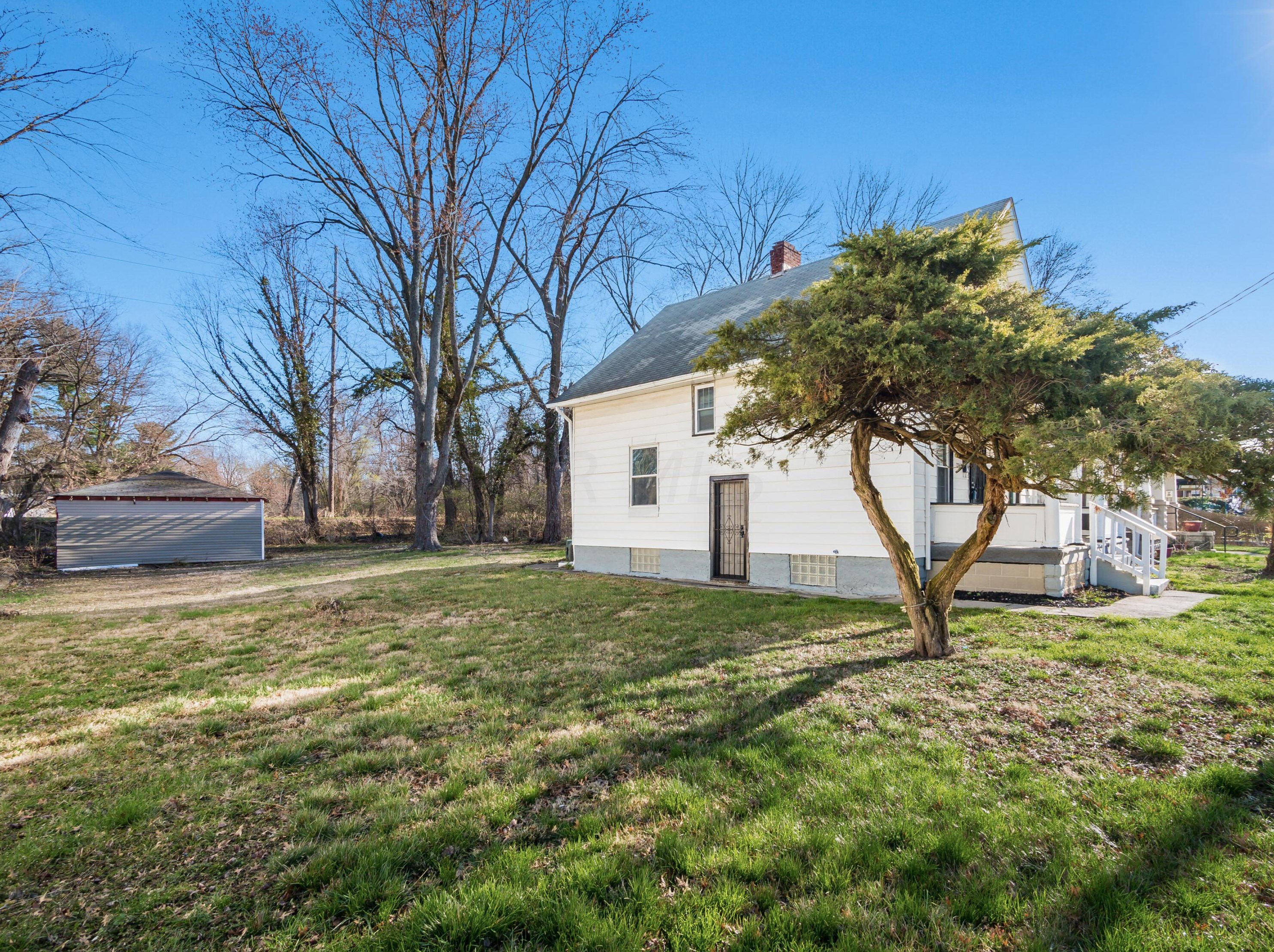 2262 Ridgeway Ave, Columbus OH  43219-2609 exterior