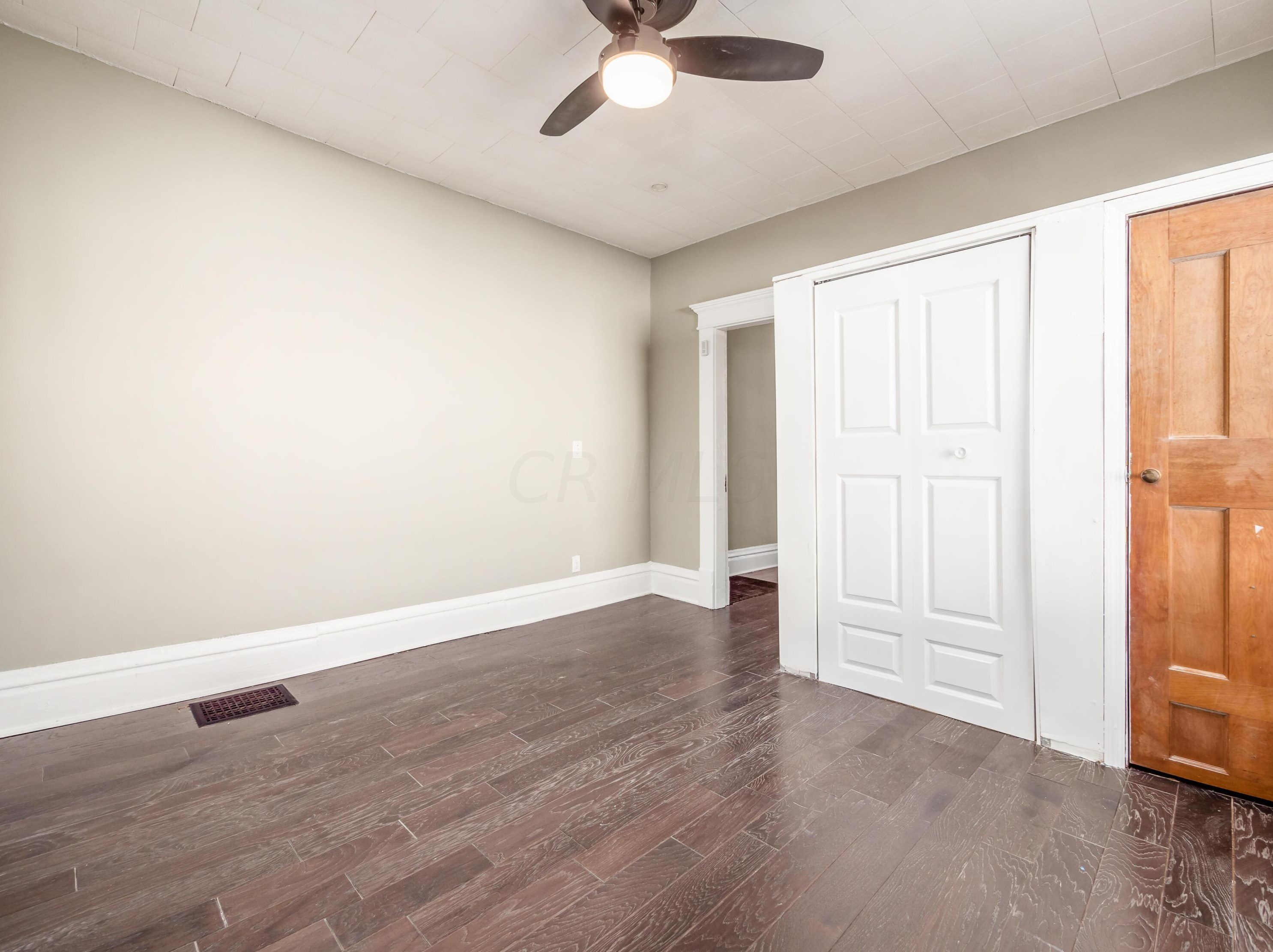 2262 Ridgeway Ave, Columbus OH  43219-2609 exterior