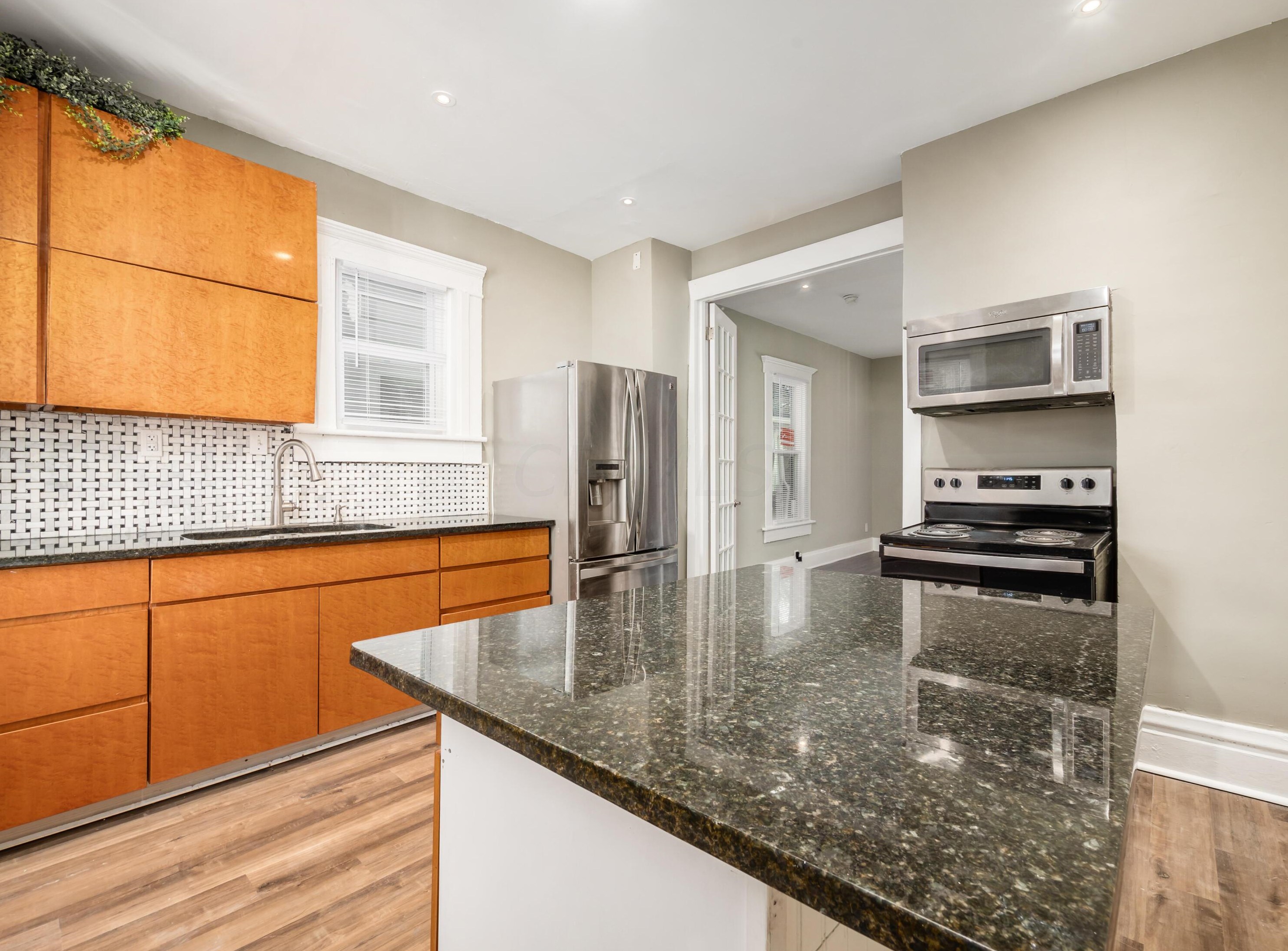 2262 Ridgeway Ave, Columbus OH  43219-2609 exterior