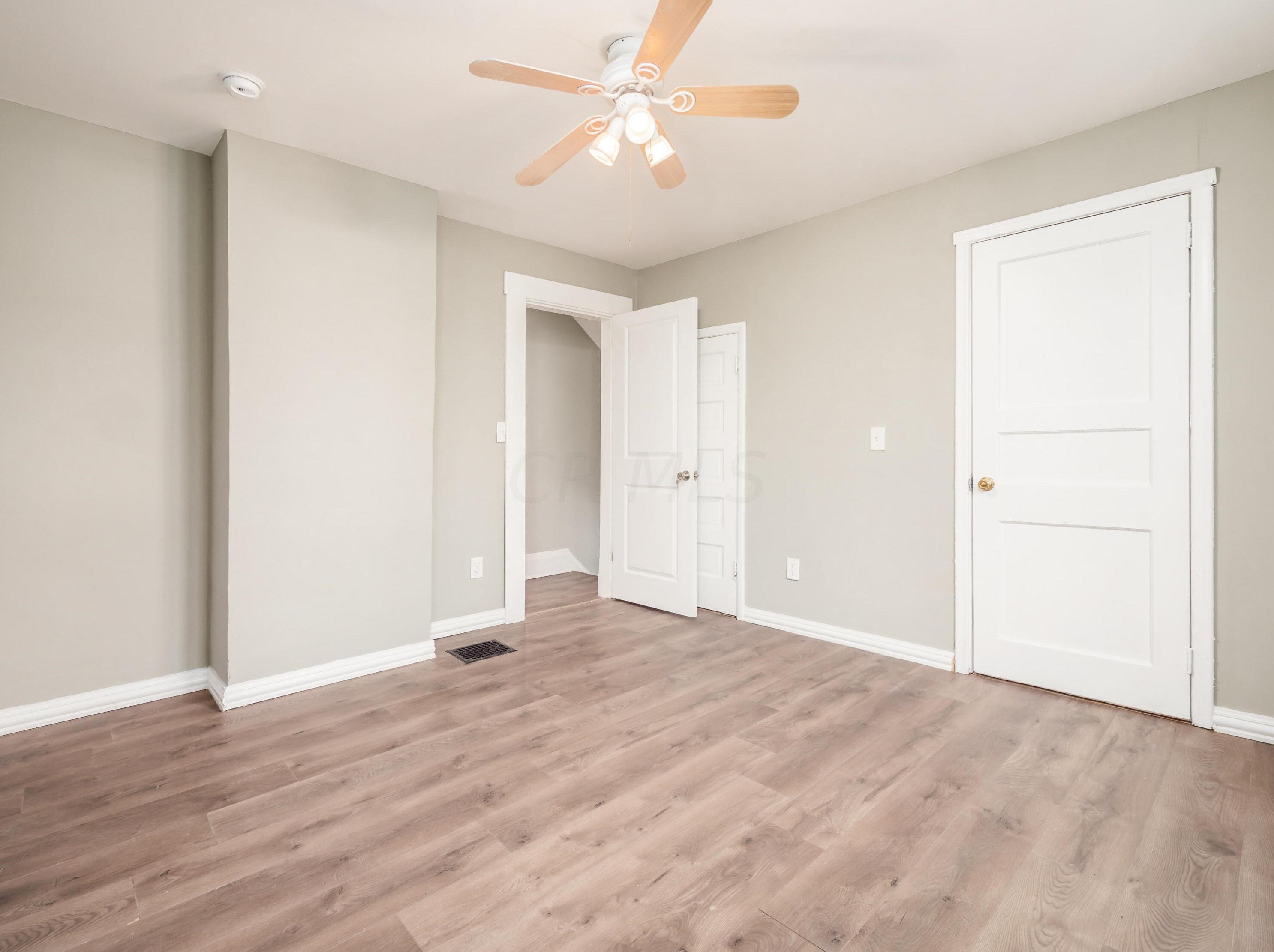 2262 Ridgeway Ave, Columbus OH  43219-2609 exterior