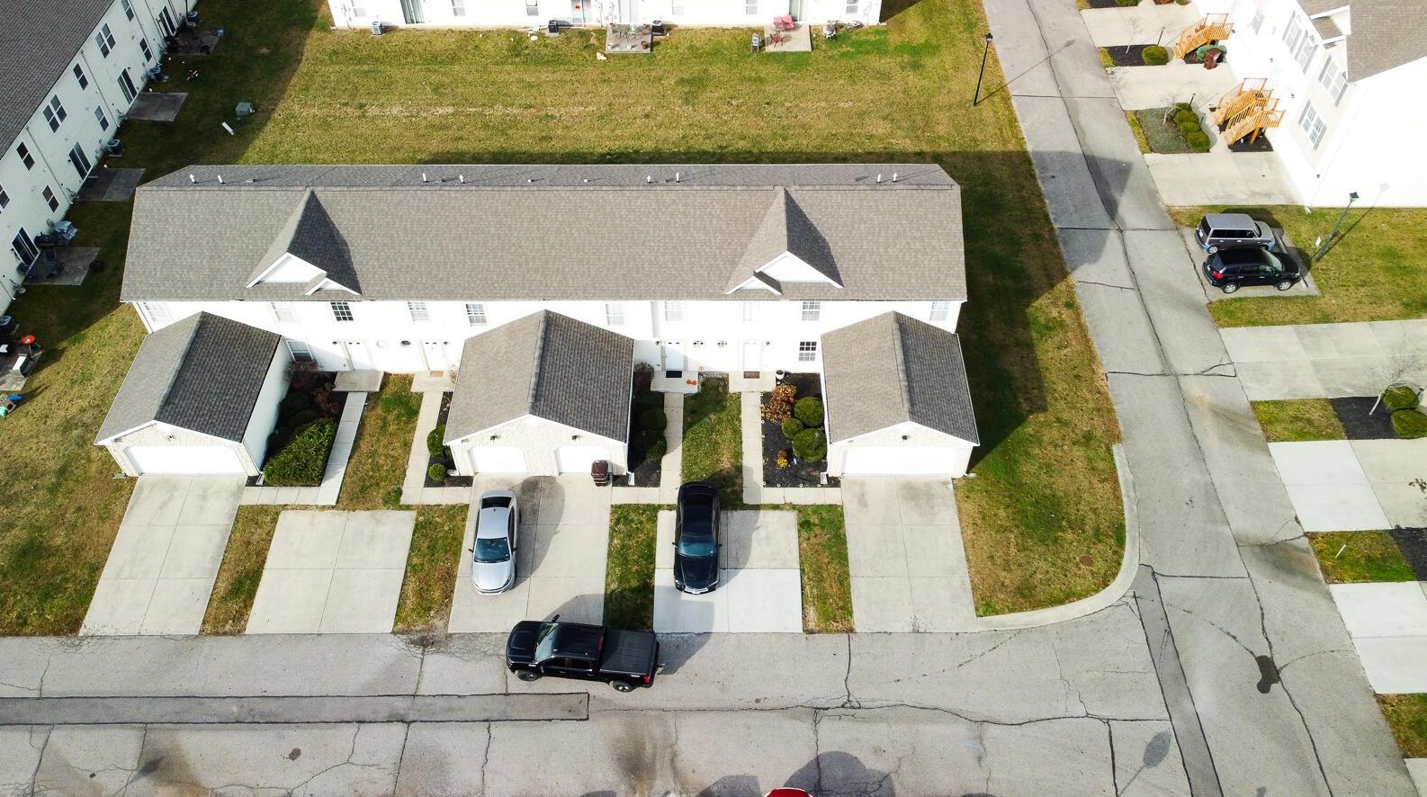 3259 Edinwick Way, Columbus OH  43232-7470 exterior