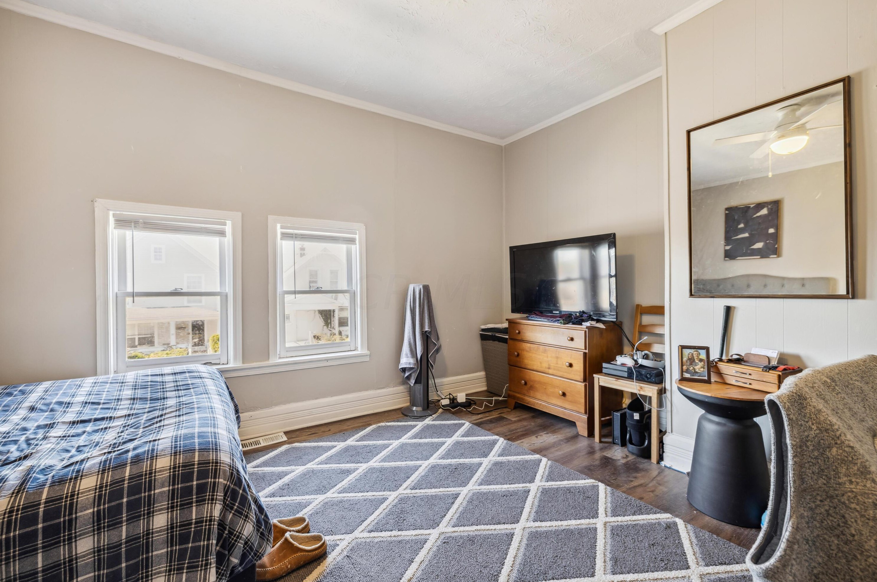 286 Skidmore St, Columbus OH 43215-4473 exterior