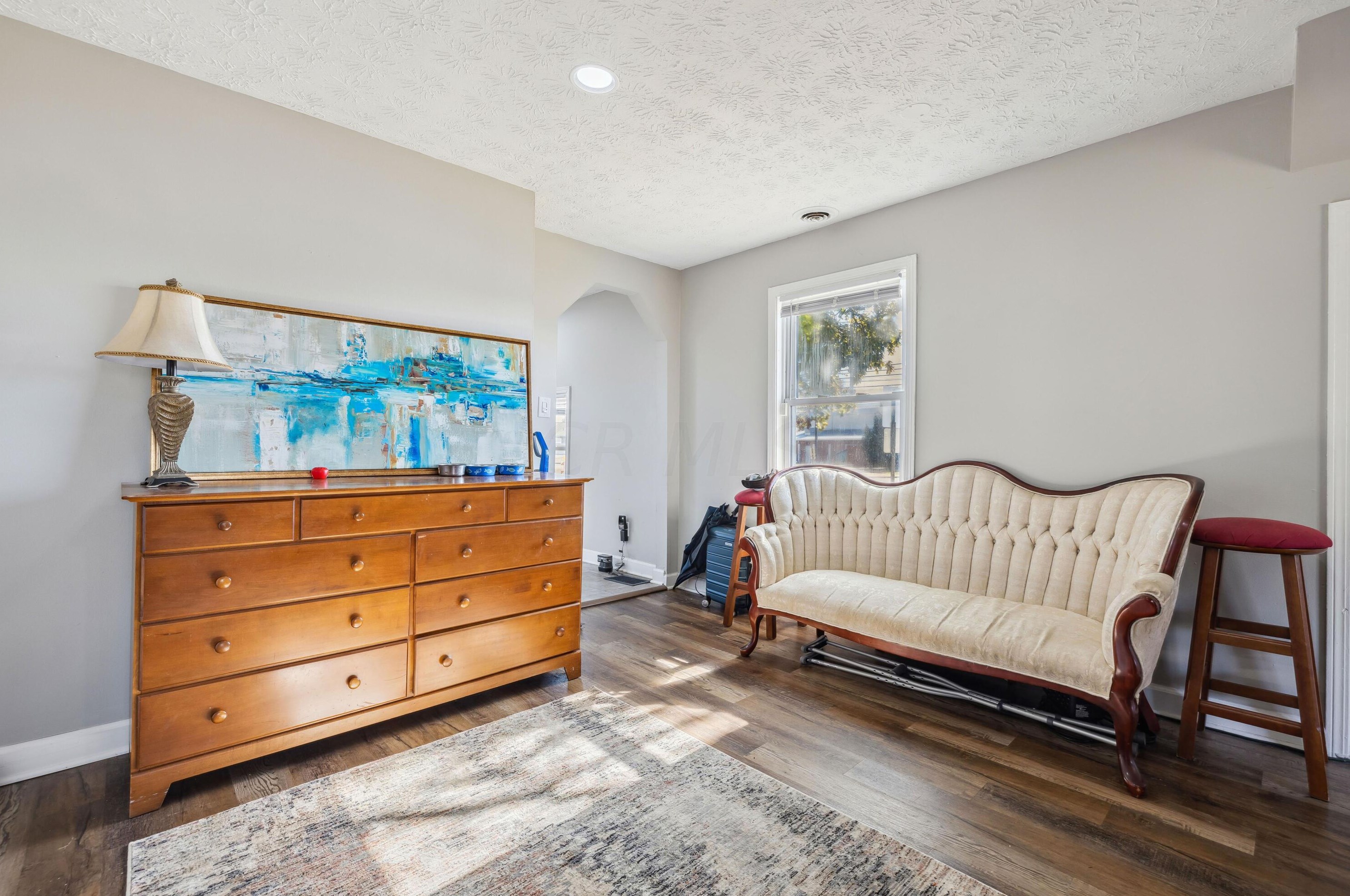 286 Skidmore St, Columbus OH 43215-4473 exterior