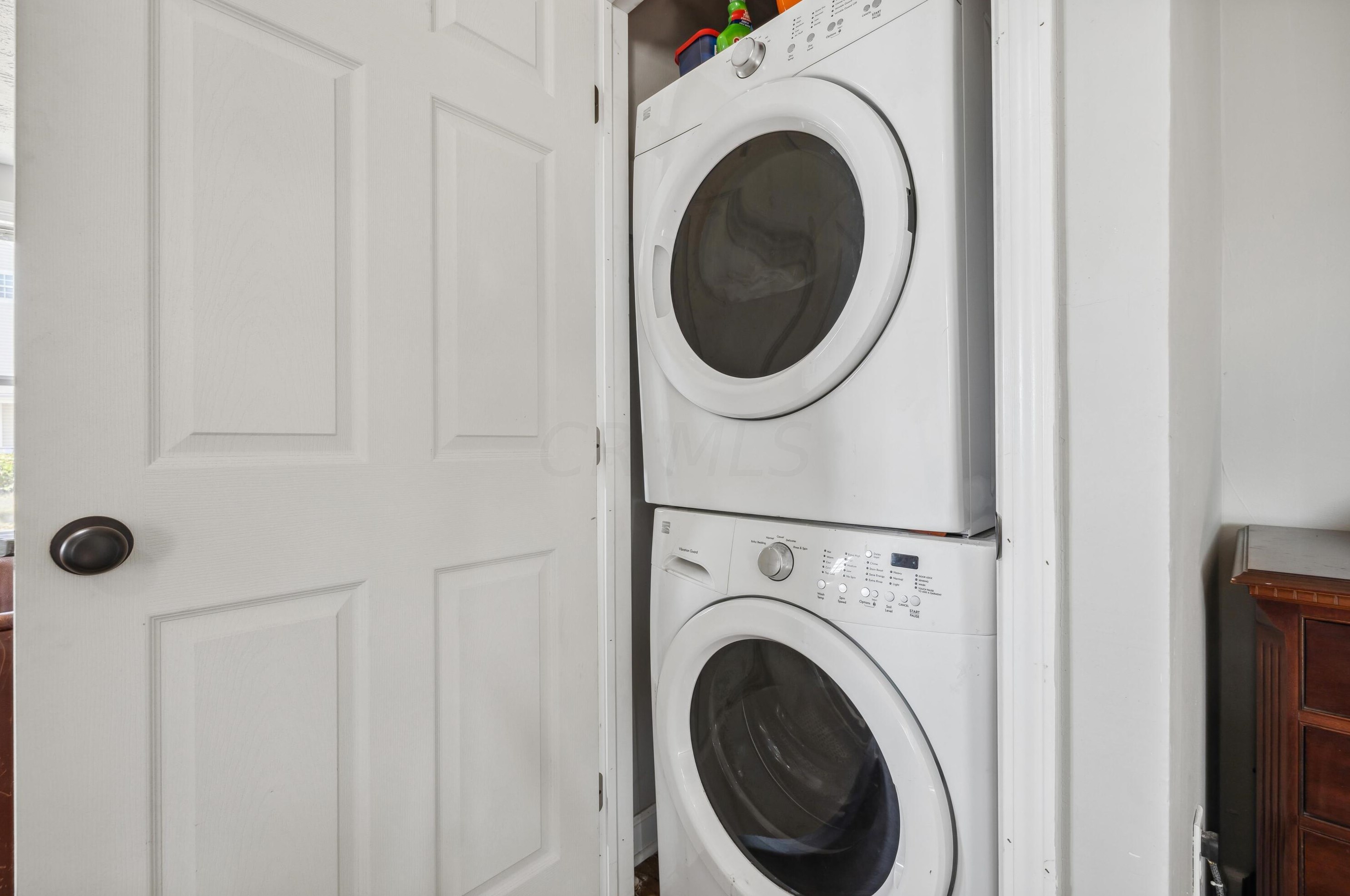 286 Skidmore St, Columbus OH 43215-4473 exterior