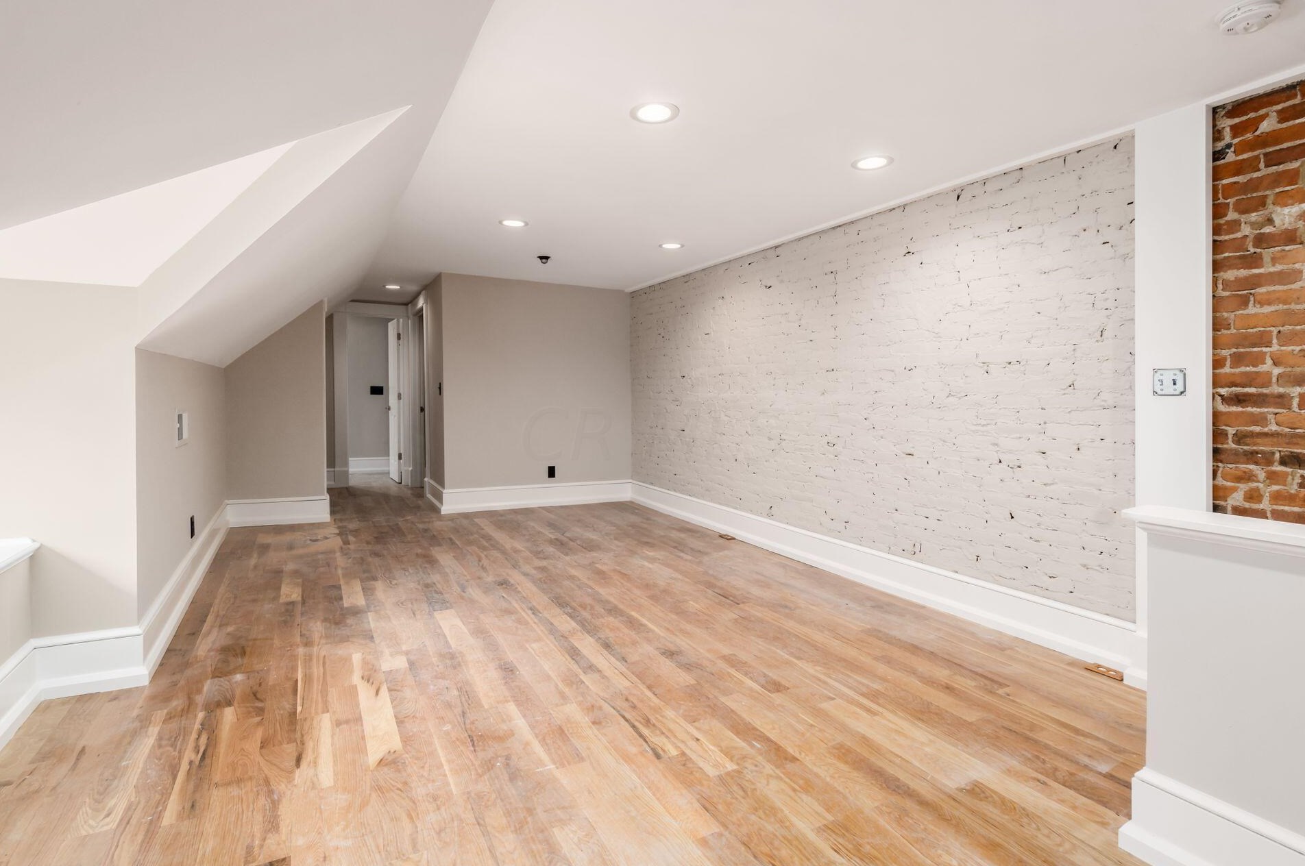 390 Town St, Columbus OH 43215-4838 exterior