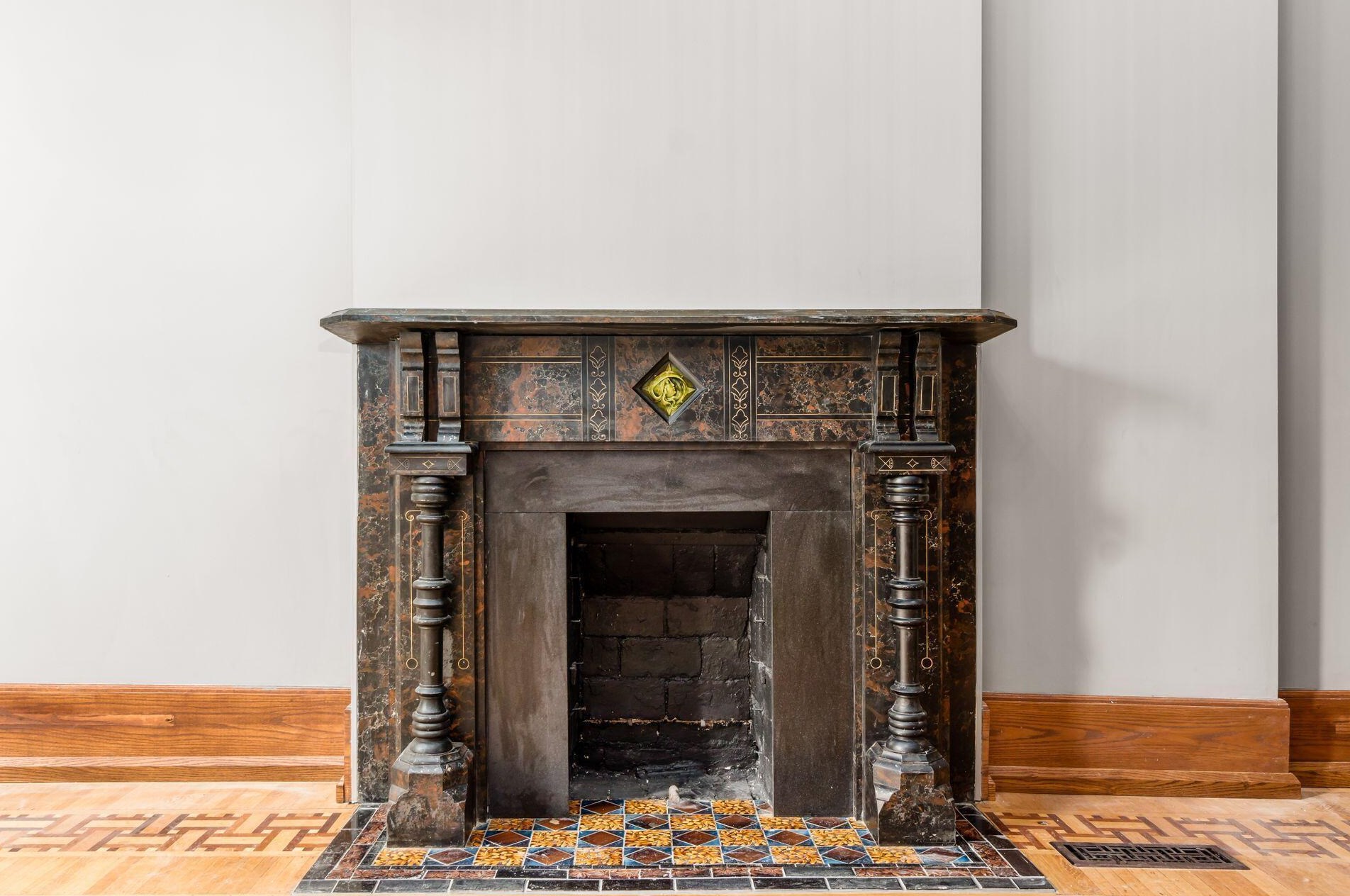 390 Town St, Columbus OH 43215-4838 exterior