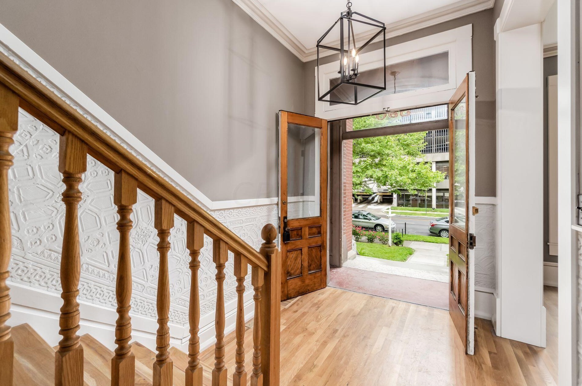 390 Town St, Columbus OH 43215-4838 exterior