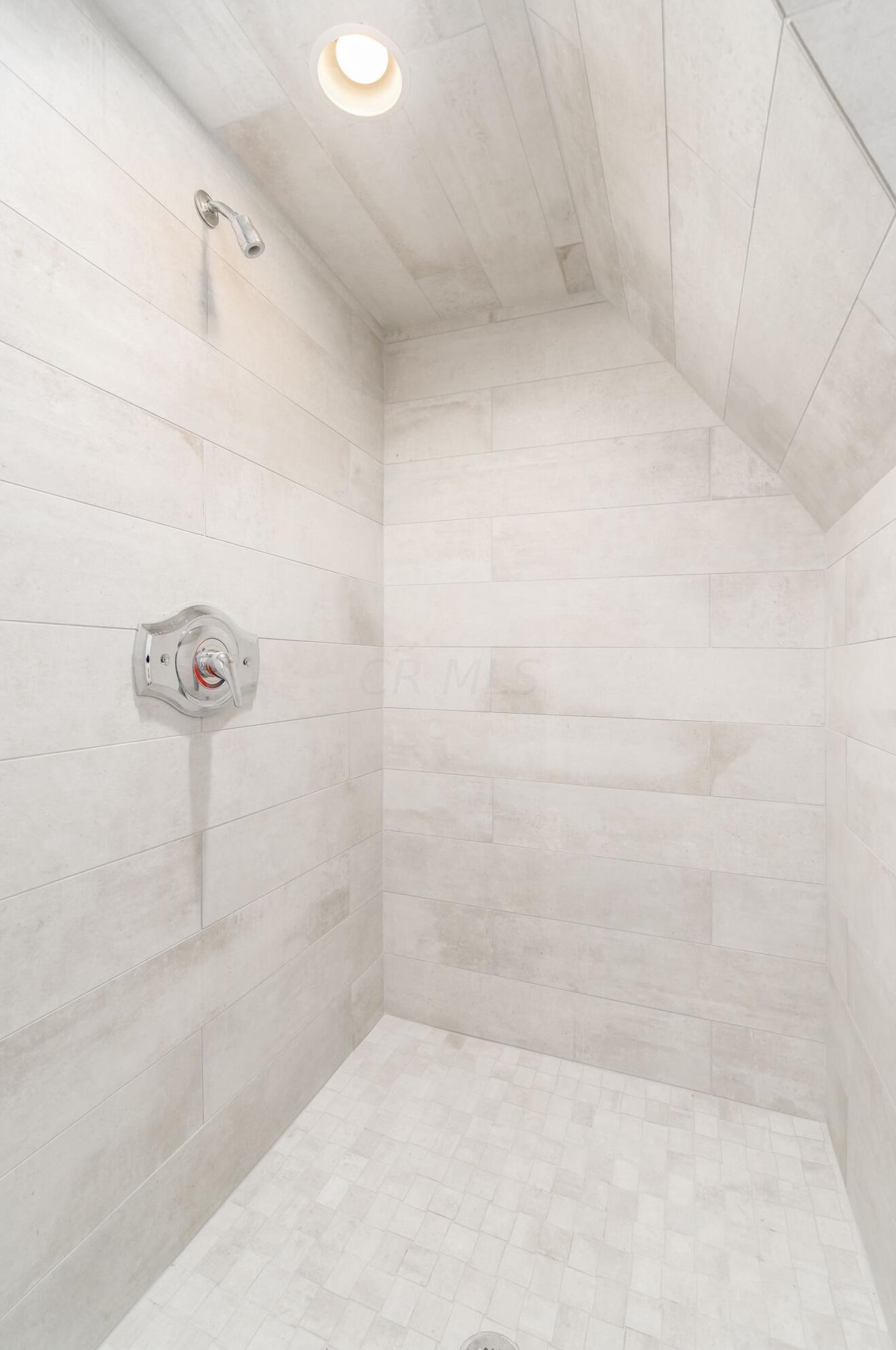 390 Town St, Columbus OH 43215-4838 exterior