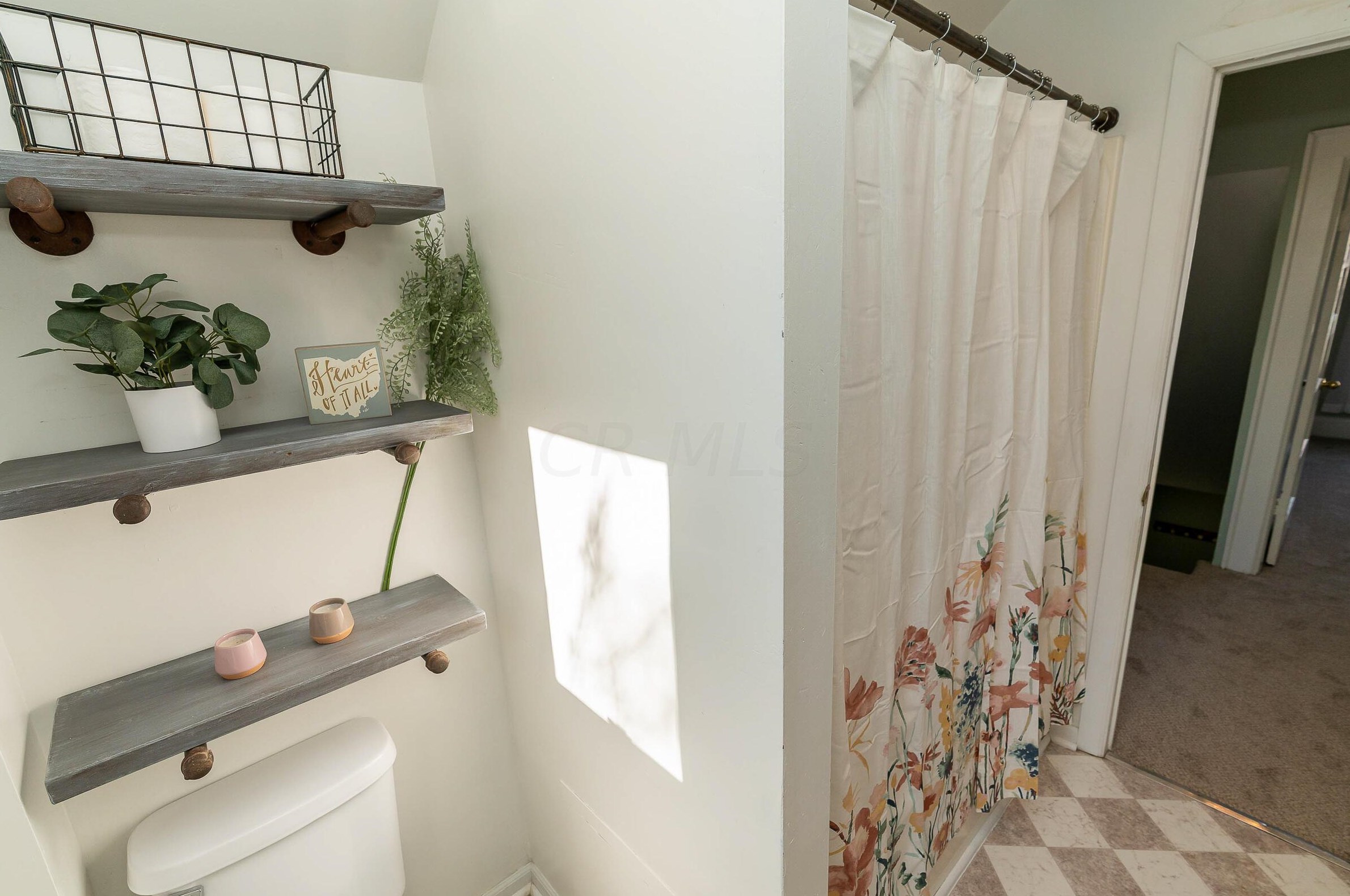 221 Morrill Ave, Columbus OH 43207-1110 exterior