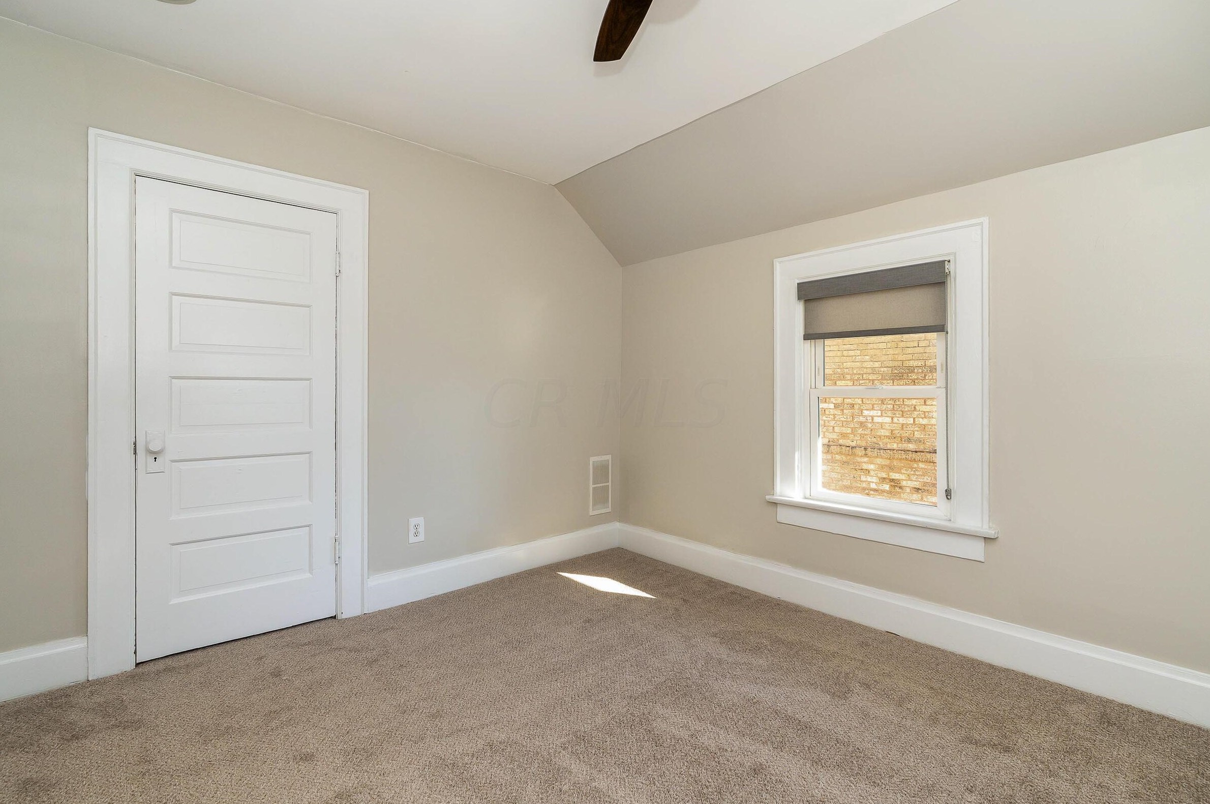 221 Morrill Ave, Columbus OH 43207-1110 exterior