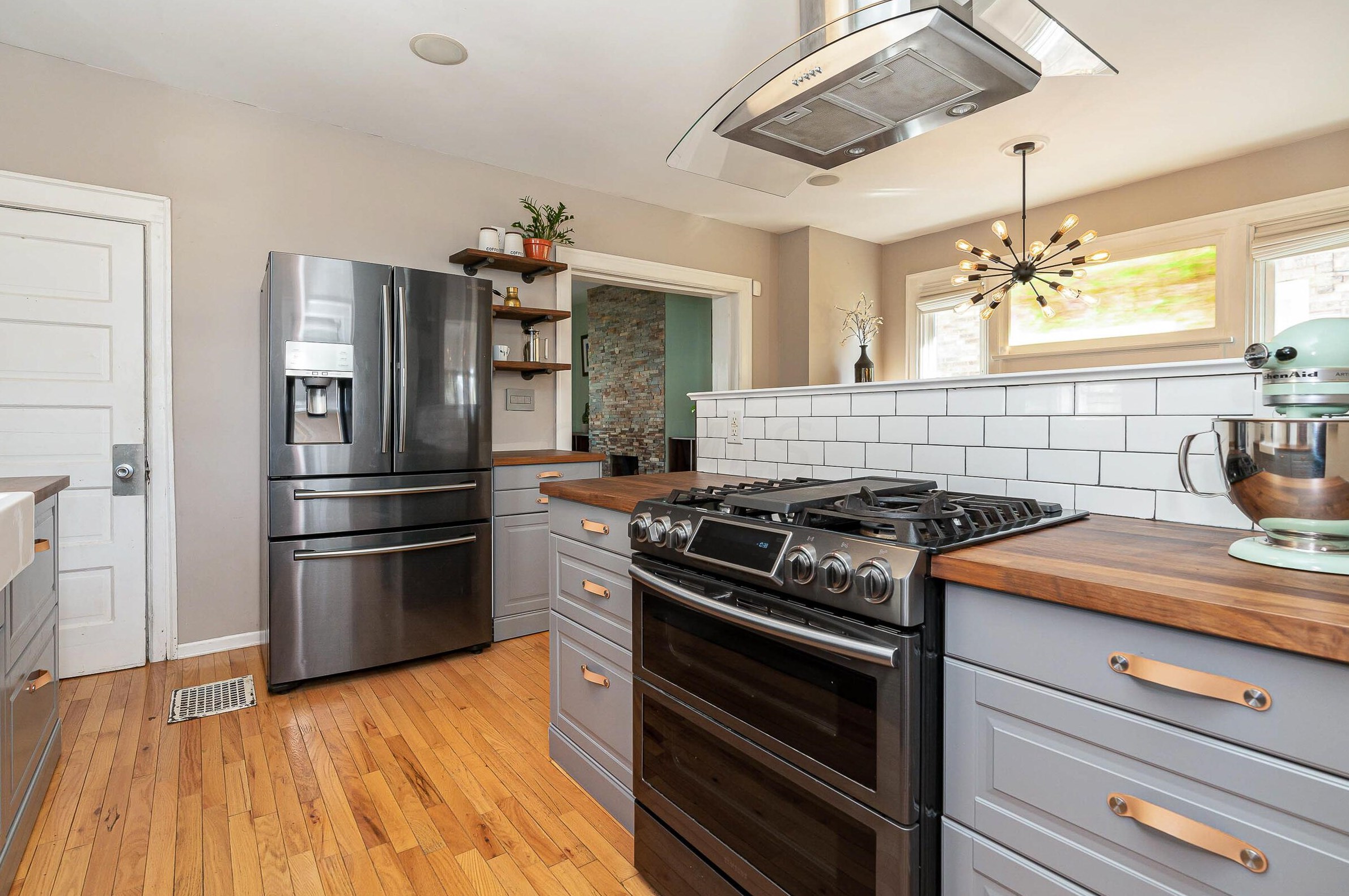 221 Morrill Ave, Columbus OH 43207-1110 exterior