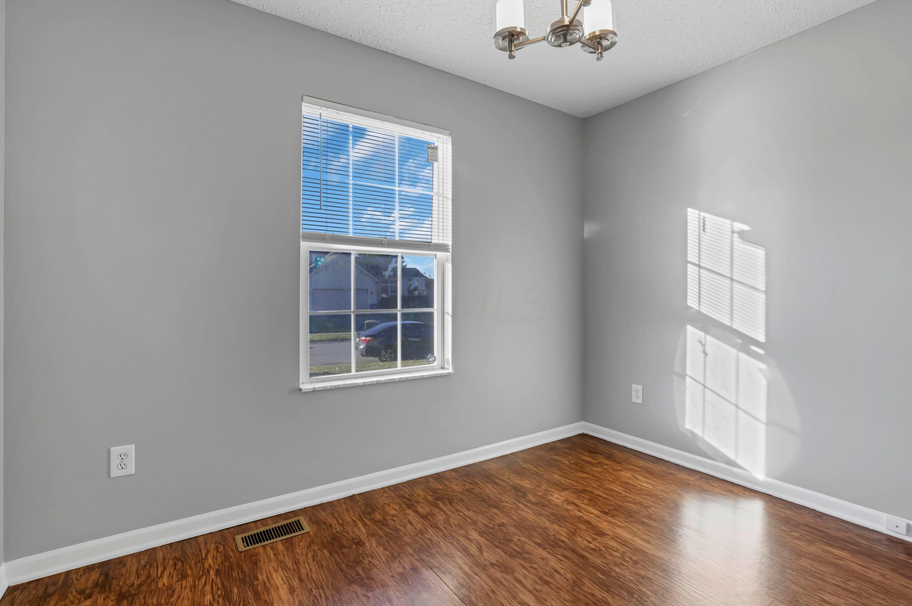 6342 Whims Rd, Cnl Wnchstr OH  43110-8577 exterior