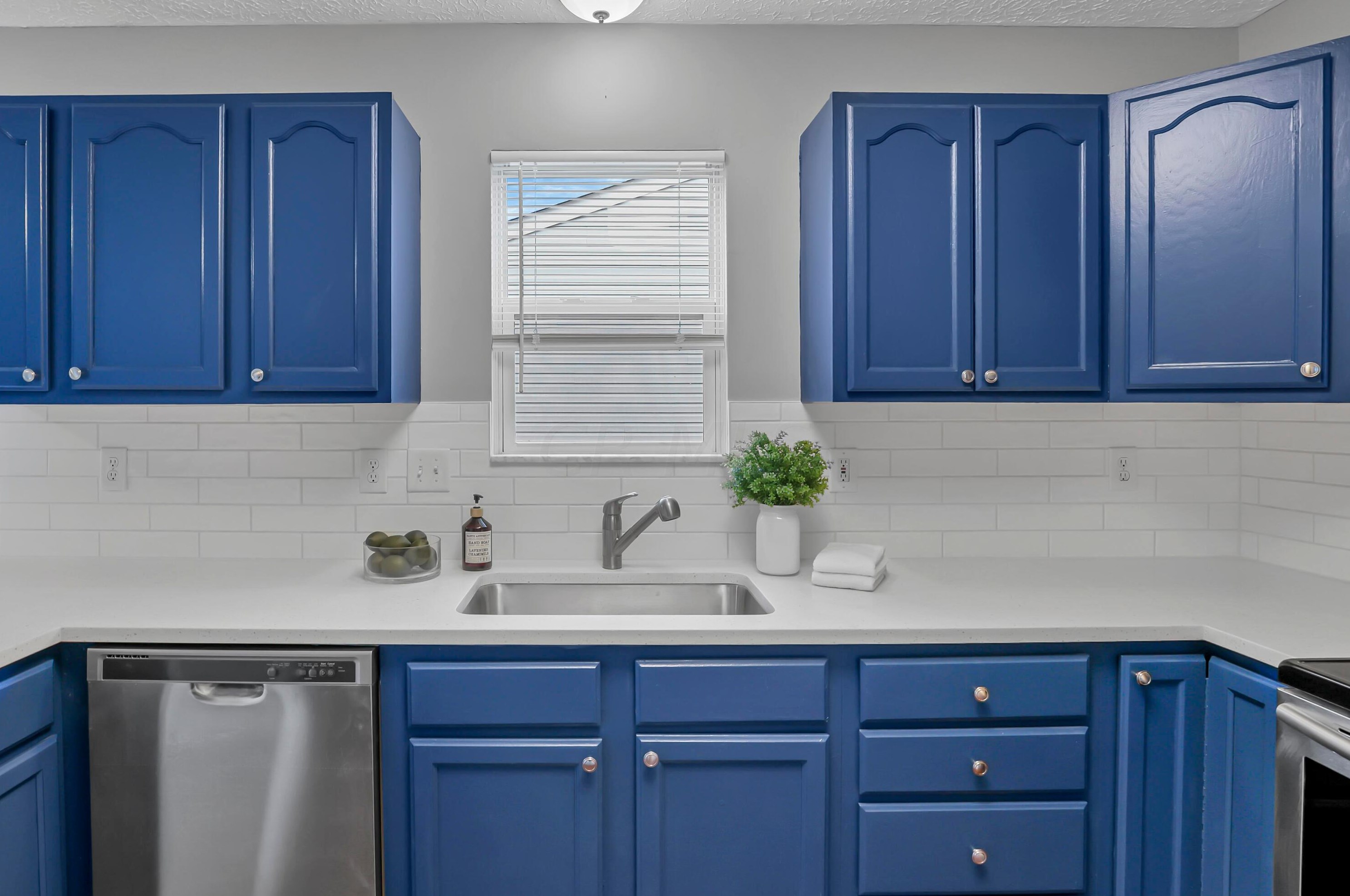 6342 Whims Rd, Cnl Wnchstr OH  43110-8577 exterior