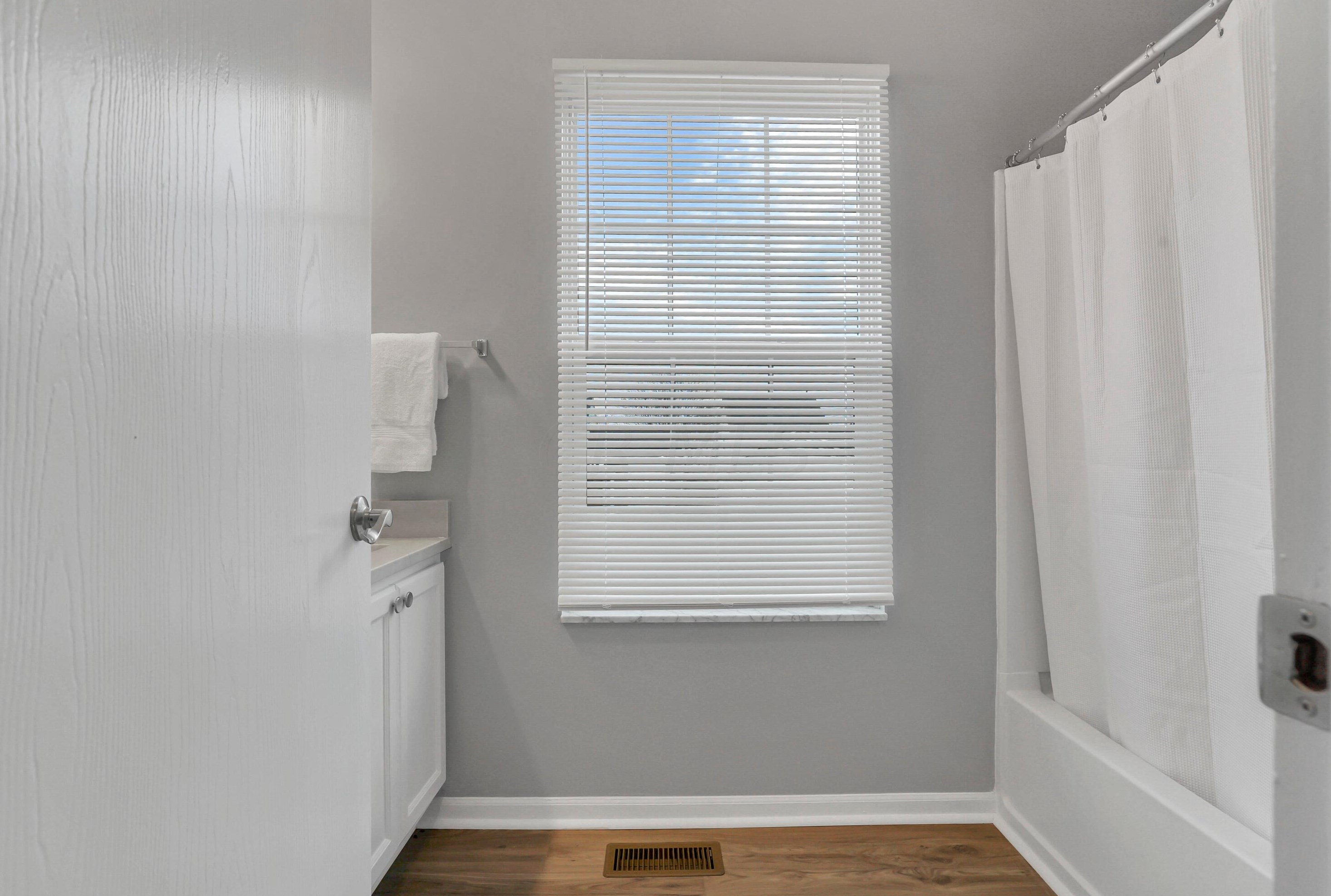 6342 Whims Rd, Cnl Wnchstr OH  43110-8577 exterior