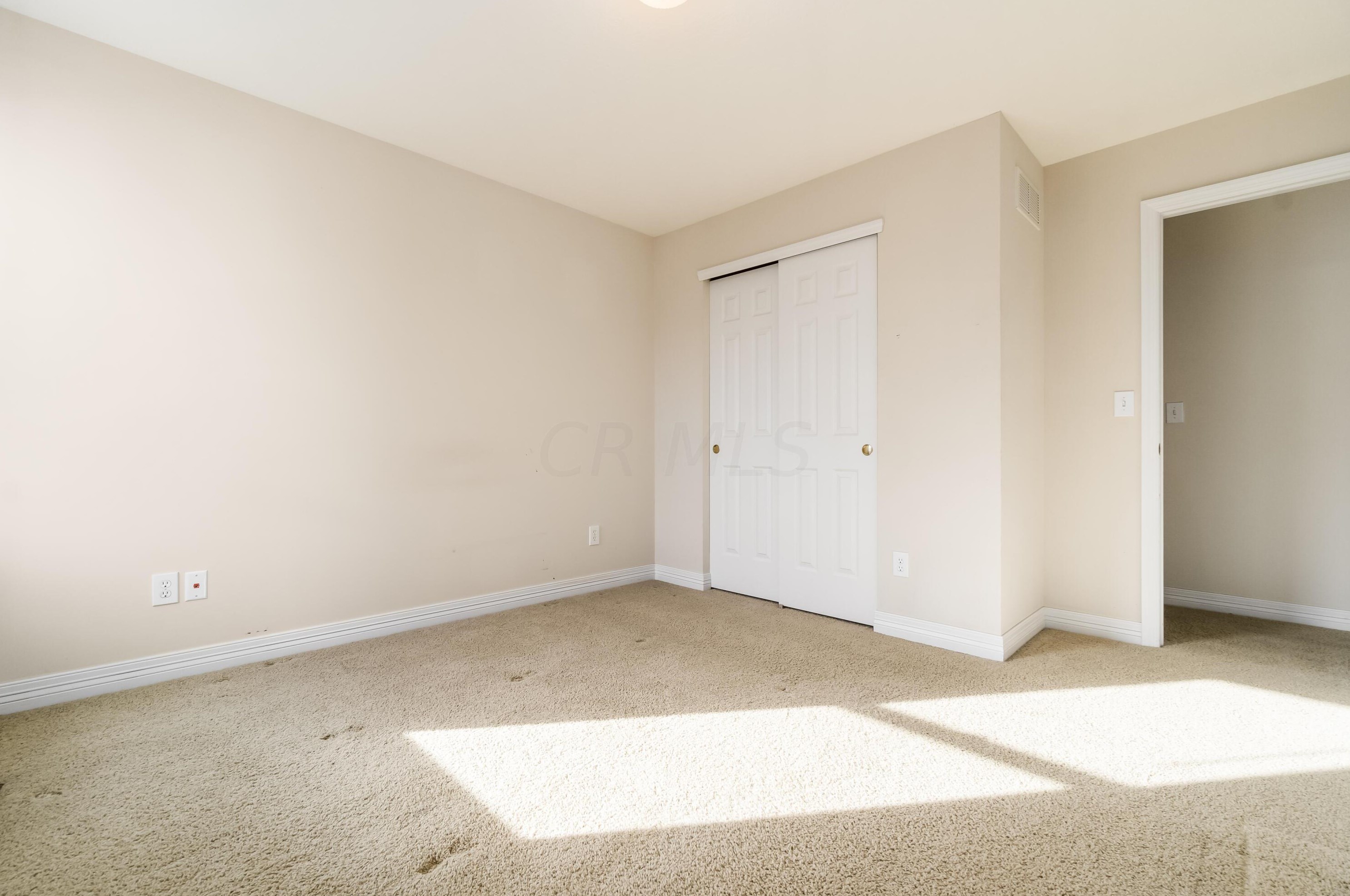 2833 Gablewood Dr, Columbus OH 43219-5030 exterior