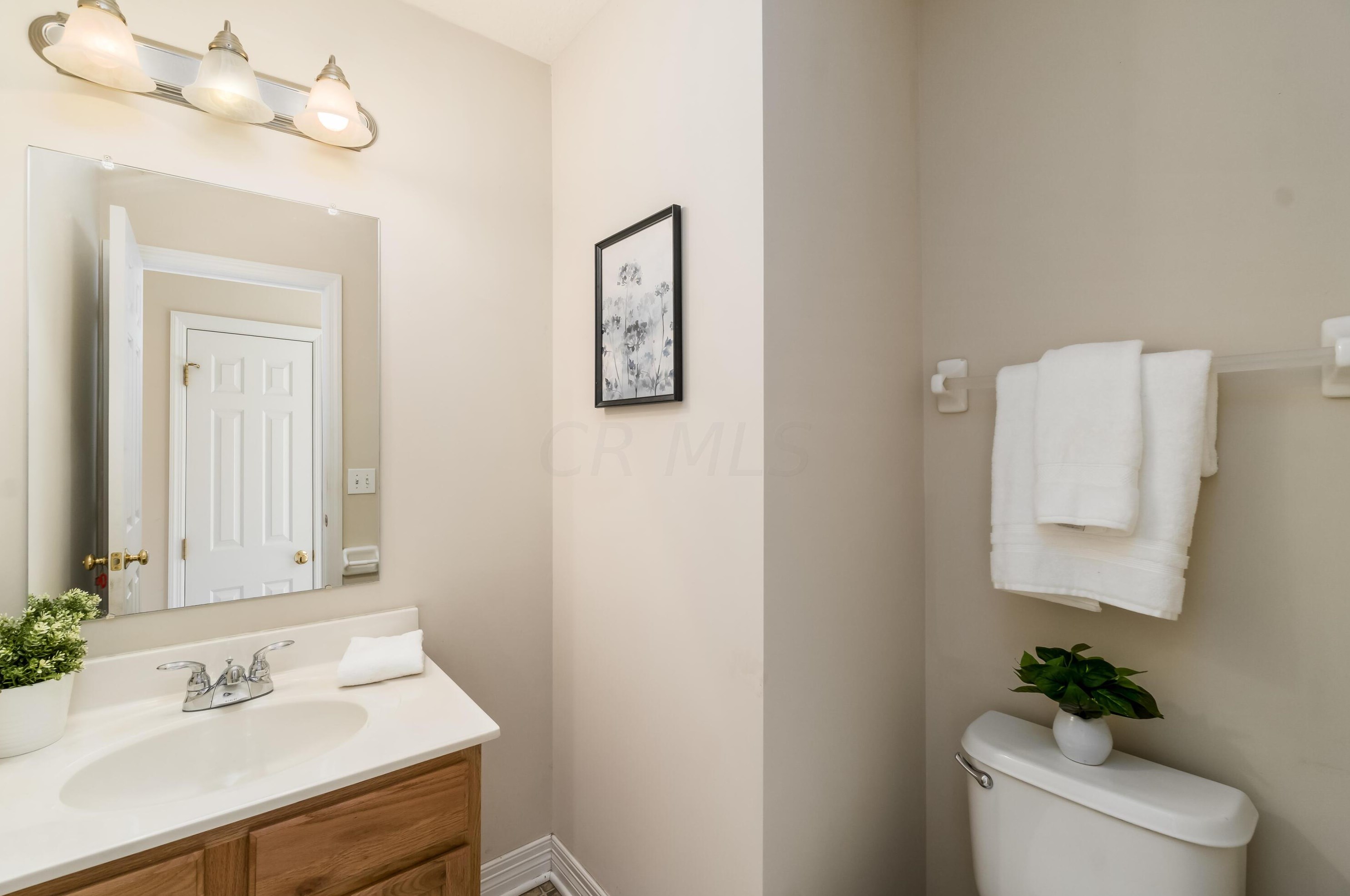 2833 Gablewood Dr, Columbus OH 43219-5030 exterior