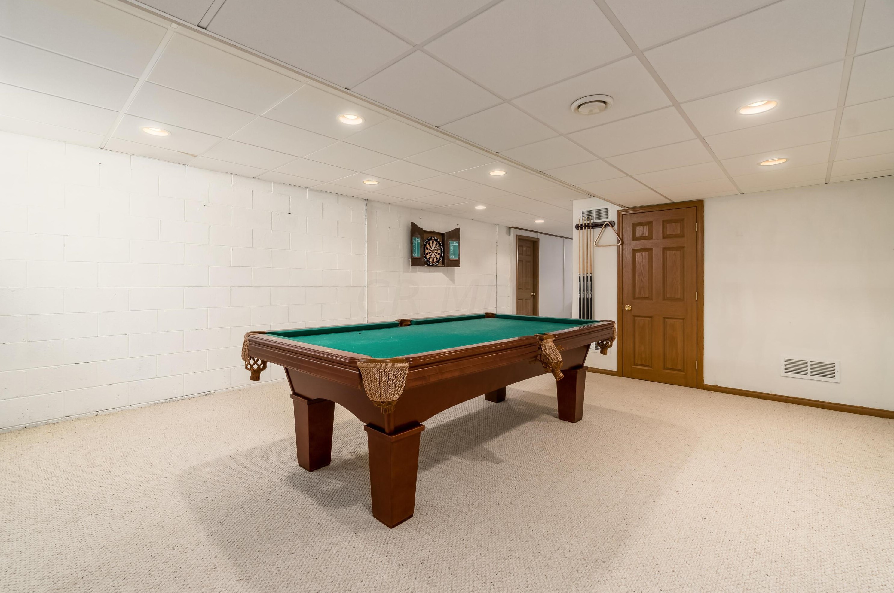 2833 Gablewood Dr, Columbus OH 43219-5030 exterior