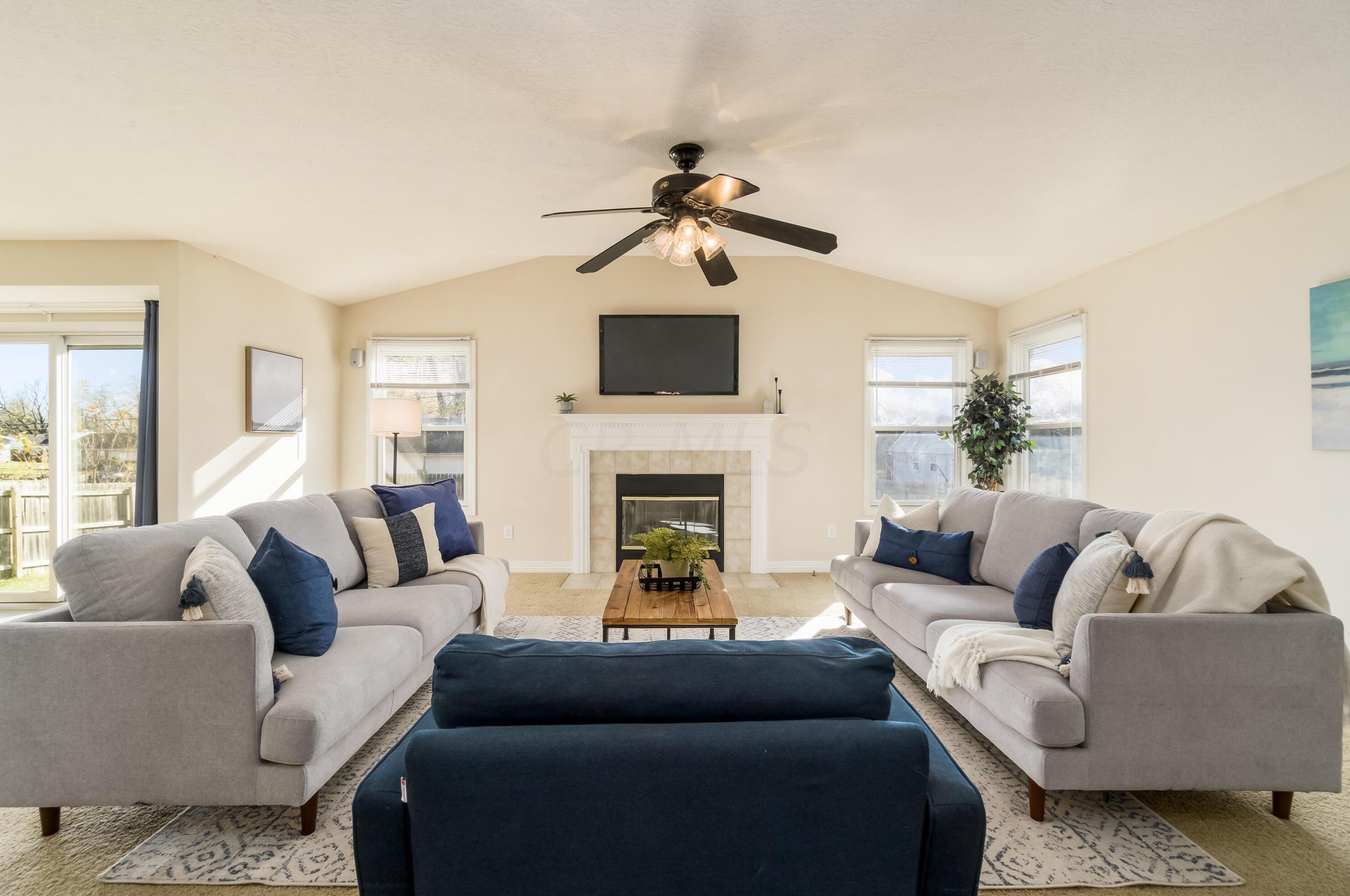 2833 Gablewood Dr, Columbus OH 43219-5030 exterior