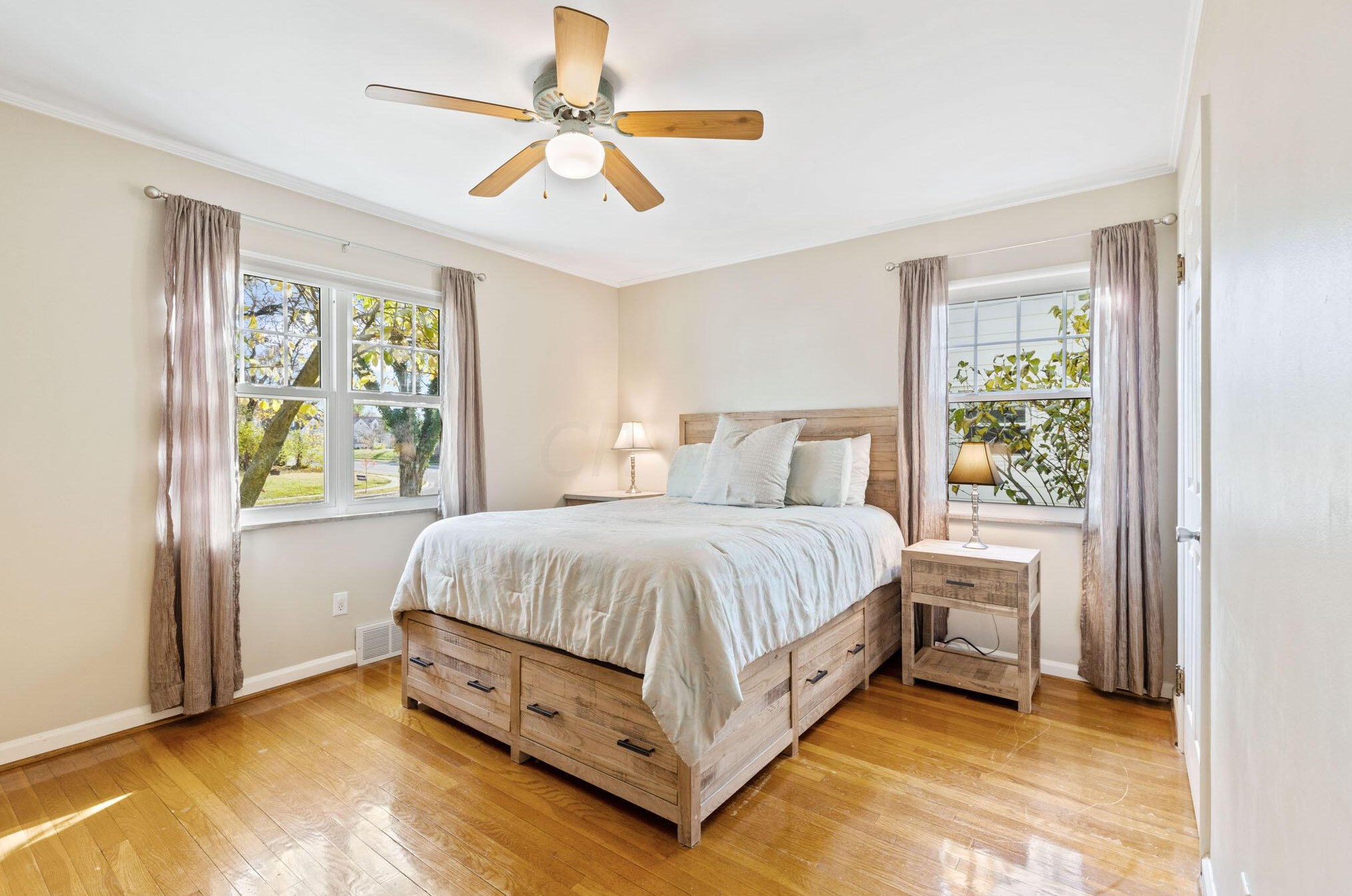 953 Pleasant Ridge Ave, Columbus OH 43209-5416 exterior