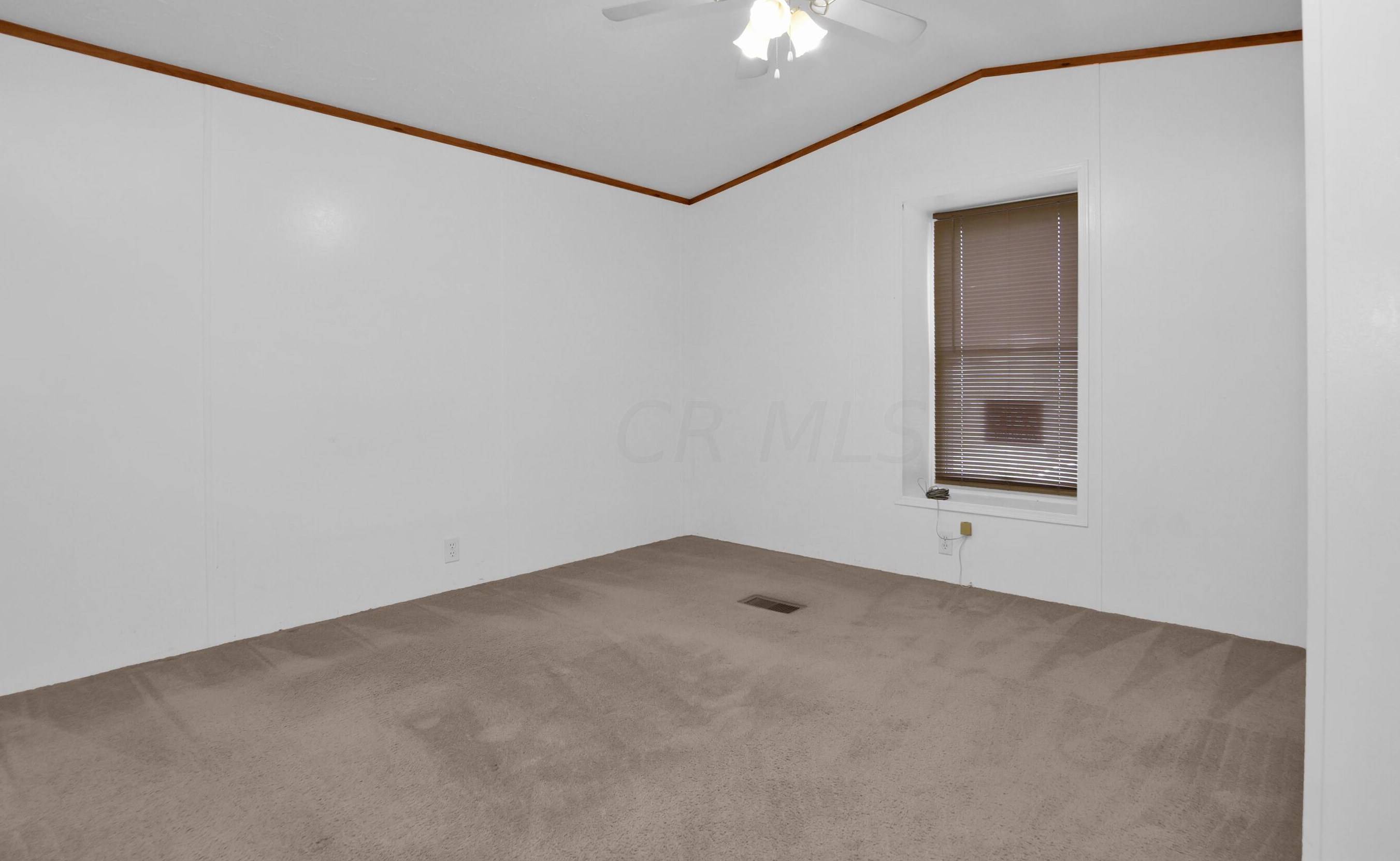 170 Spruce Ridge Dr, Ashville OH  43103-1090 exterior