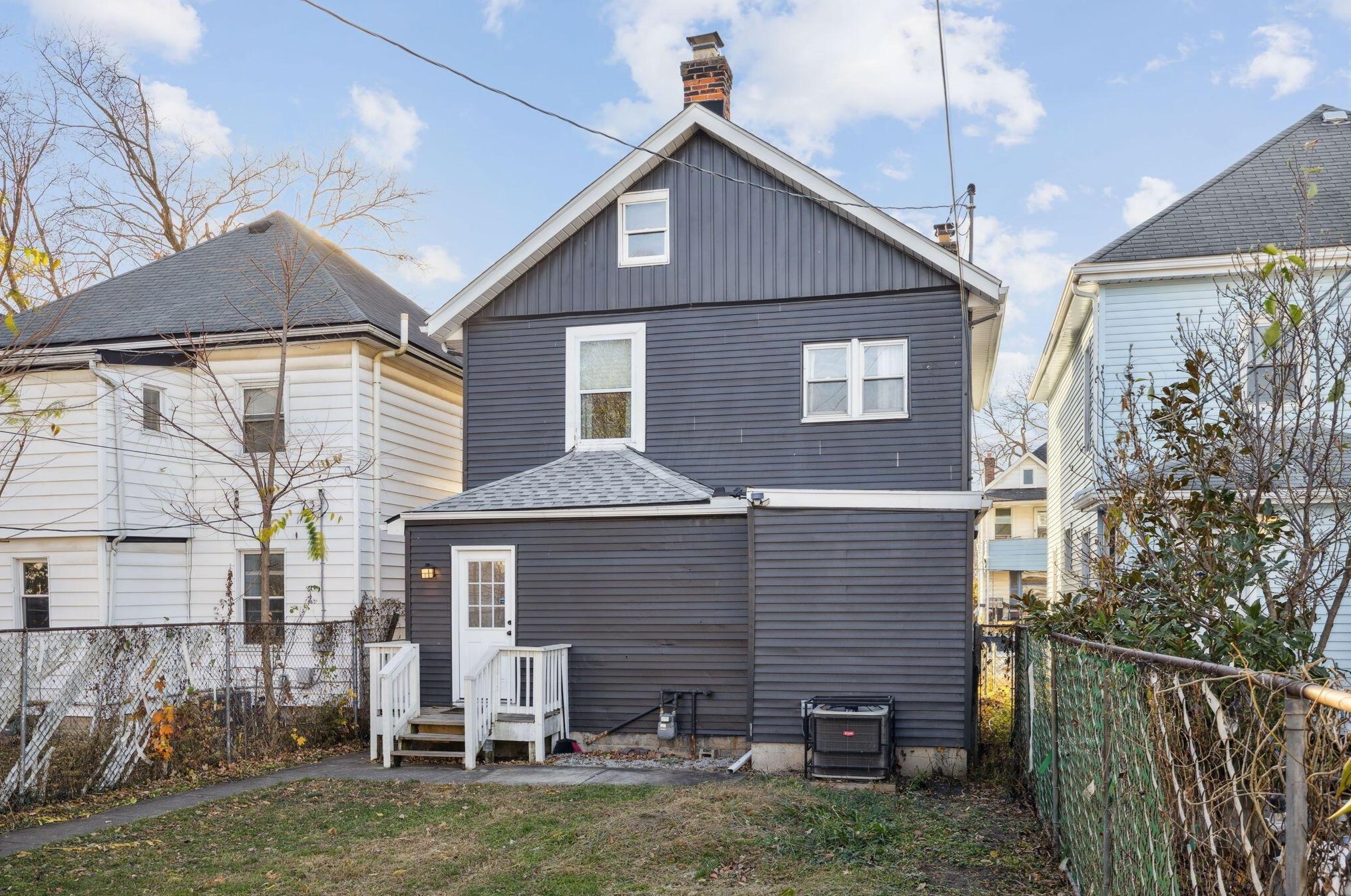 130 Dana Ave, Columbus OH  43222-1329 exterior