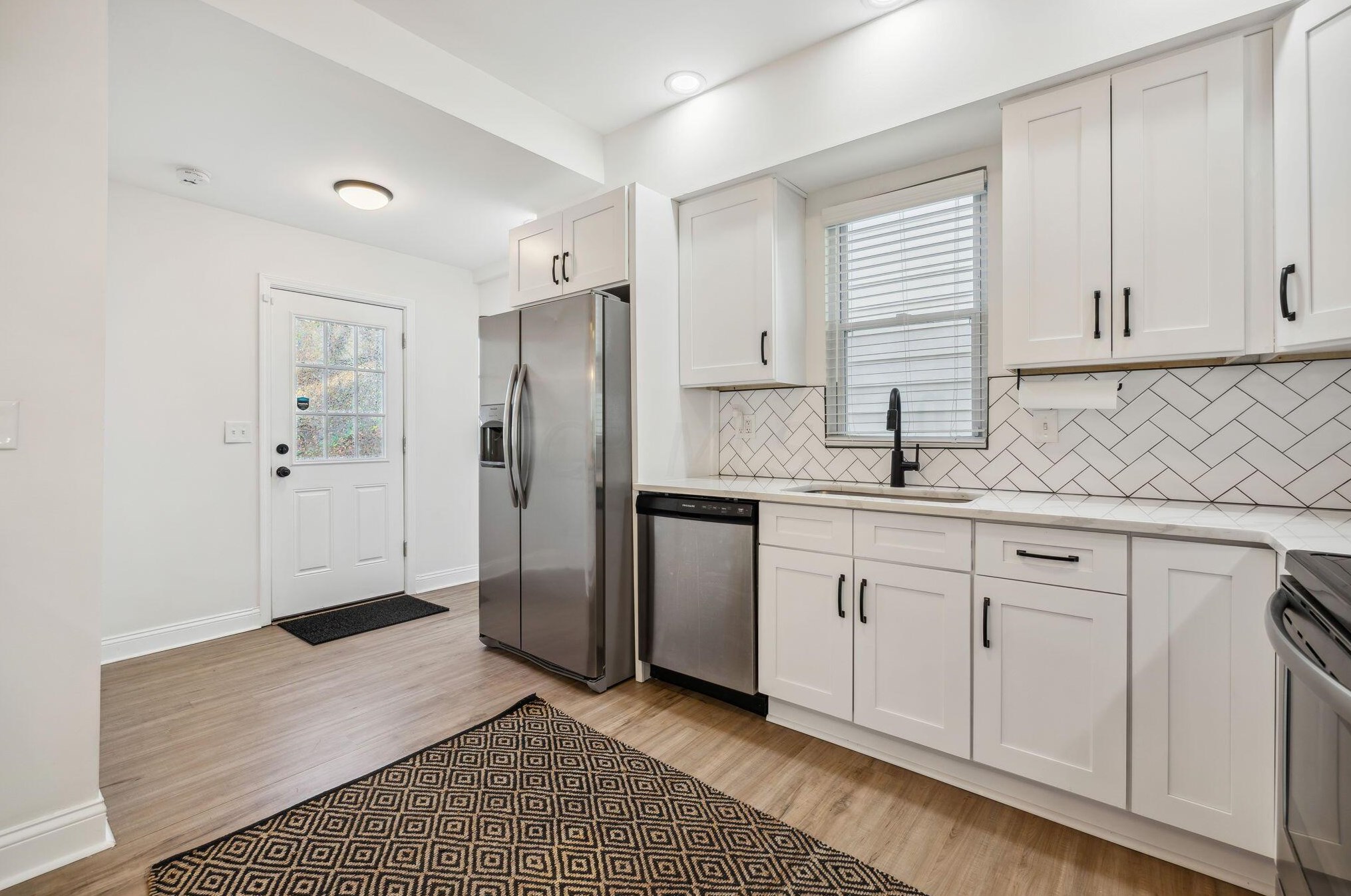 130 Dana Ave, Columbus OH  43222-1329 exterior