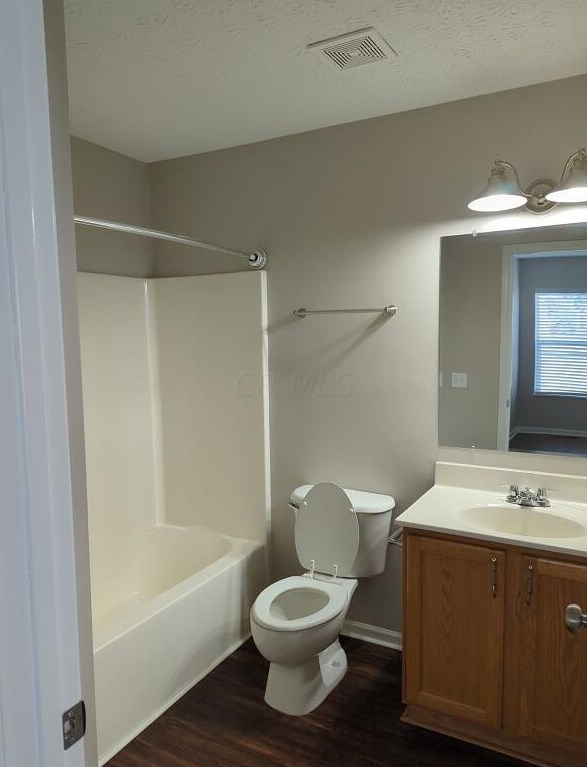 3913 Boyer Ridge Dr, Cnl Wnchstr OH  43110-7800 exterior